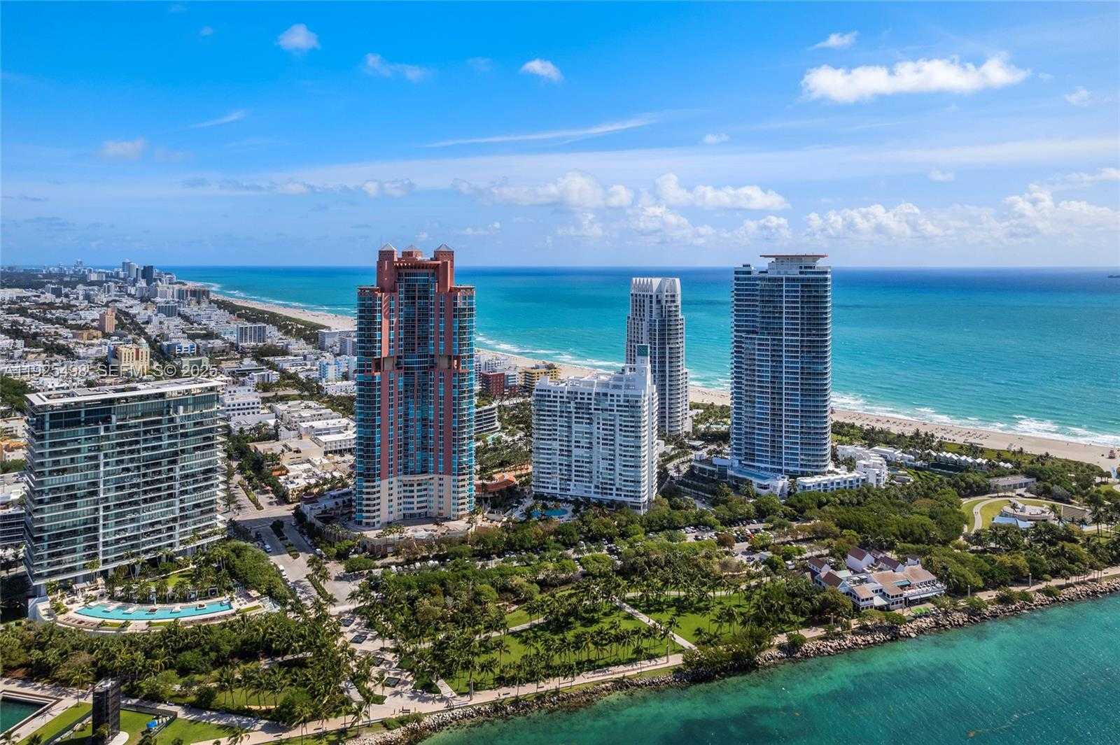 Small Image of 100 SOUTH POINTE DR #TH-13, Miami Beach Number 62