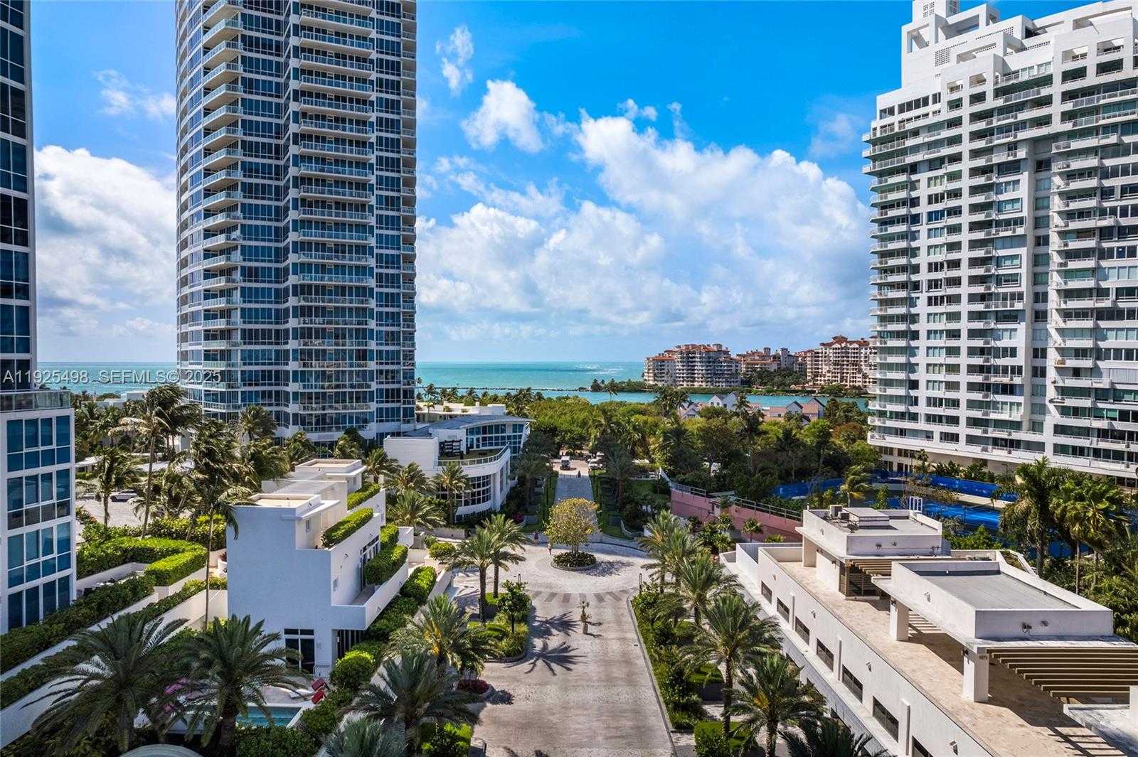 Small Image of 100 SOUTH POINTE DR #TH-13, Miami Beach Number 65