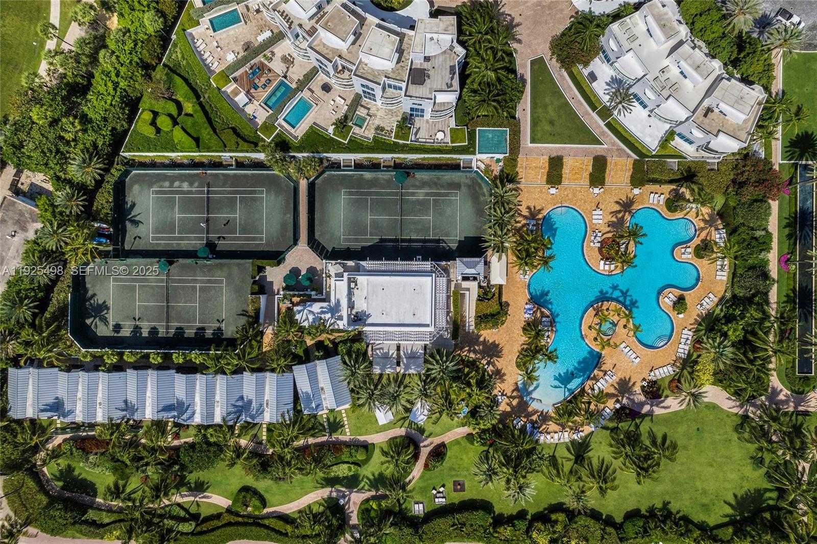 Small Image of 100 SOUTH POINTE DR #TH-13, Miami Beach Number 66