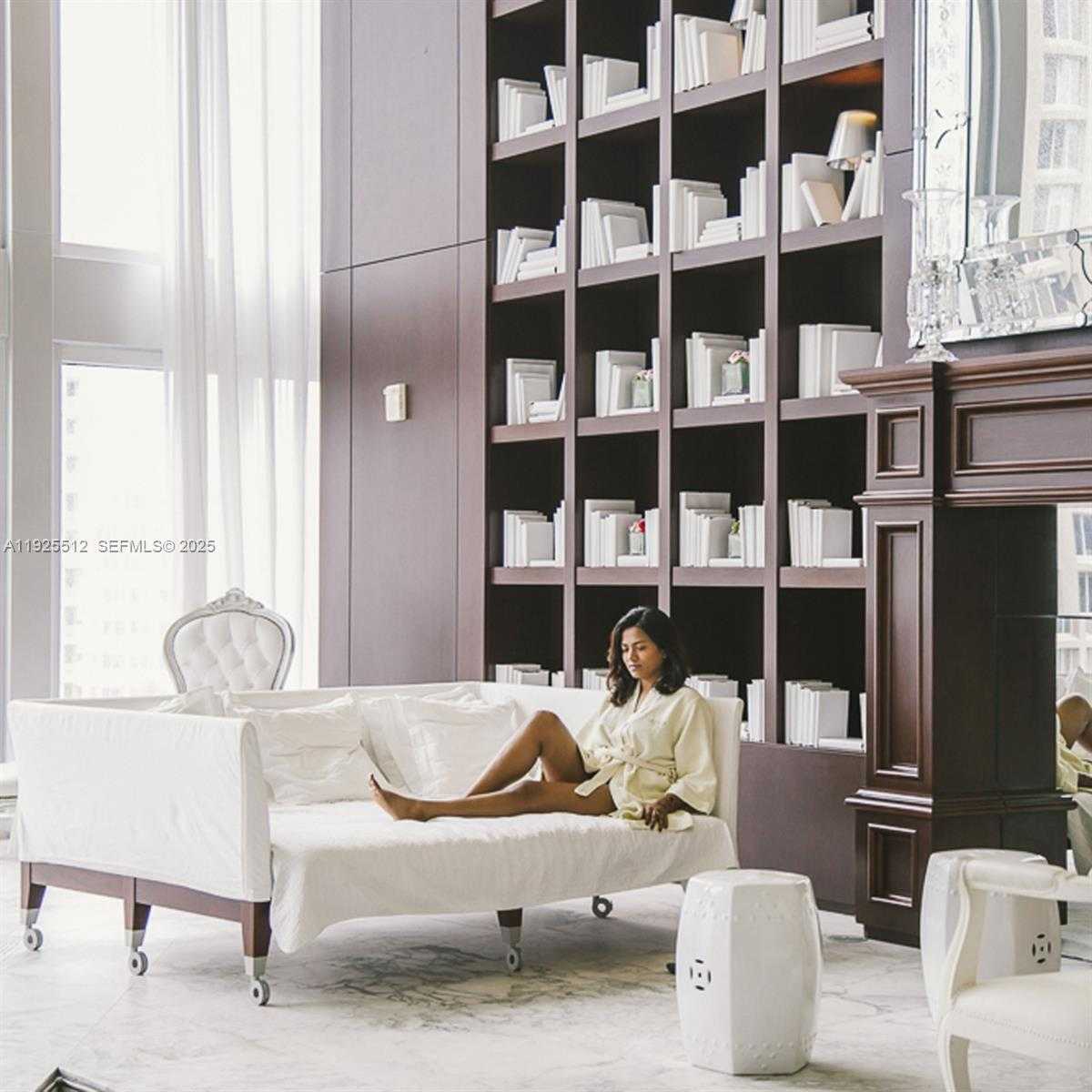 Small Image of 485 BRICKELL AVE #3307, Miami Number 16