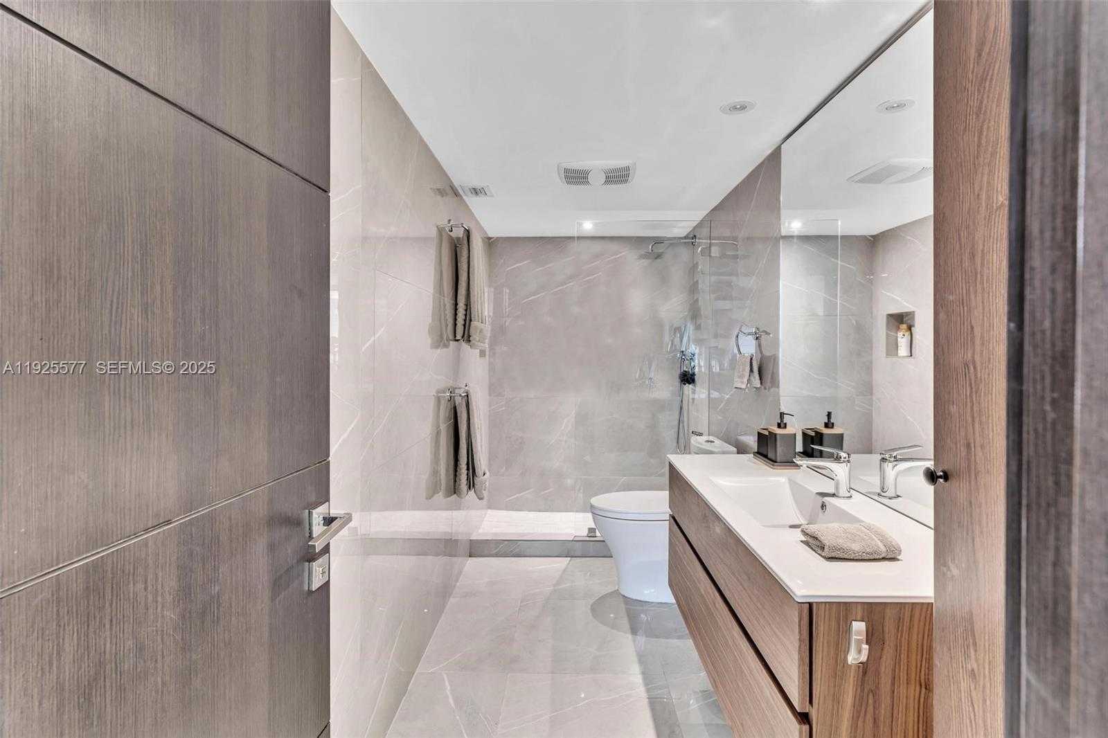 Small Image of 1865 BRICKELL AVE #A703, Miami Number 14