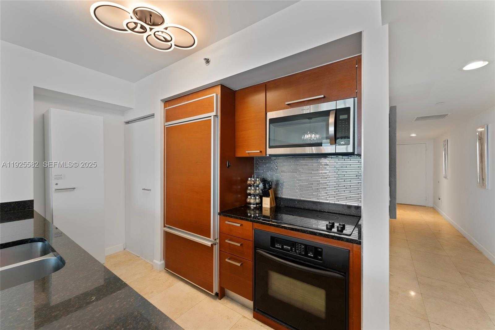 Small Image of 1830 SOUTH OCEAN DR #1612, Hallandale Beach Number 5