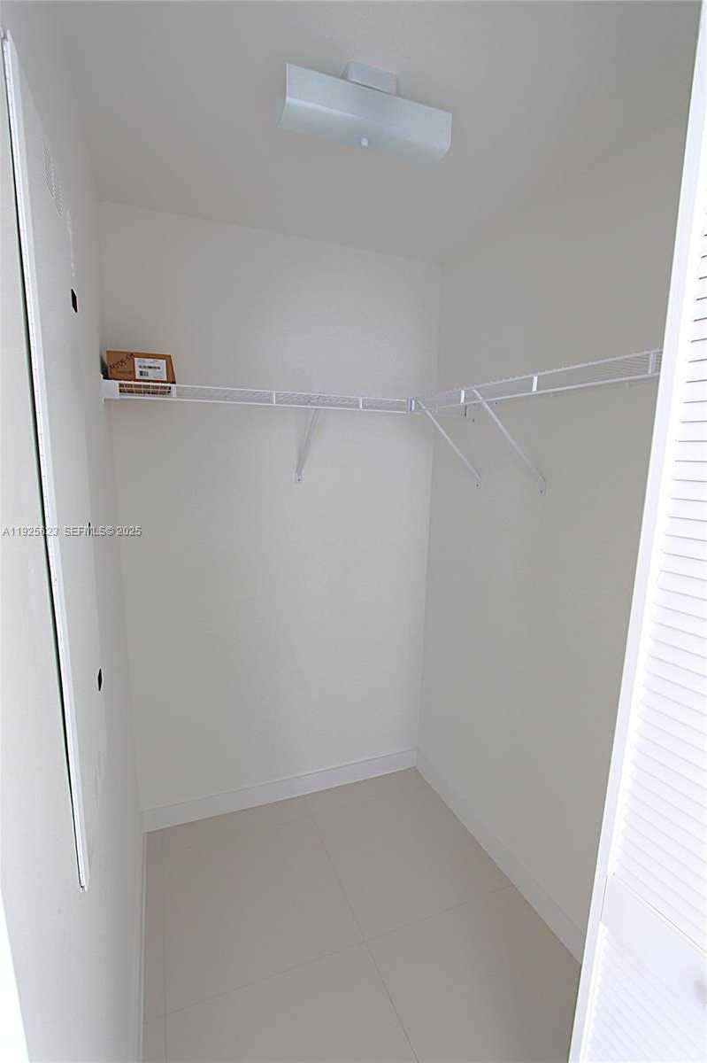 Imagen de Pequeño Objeto