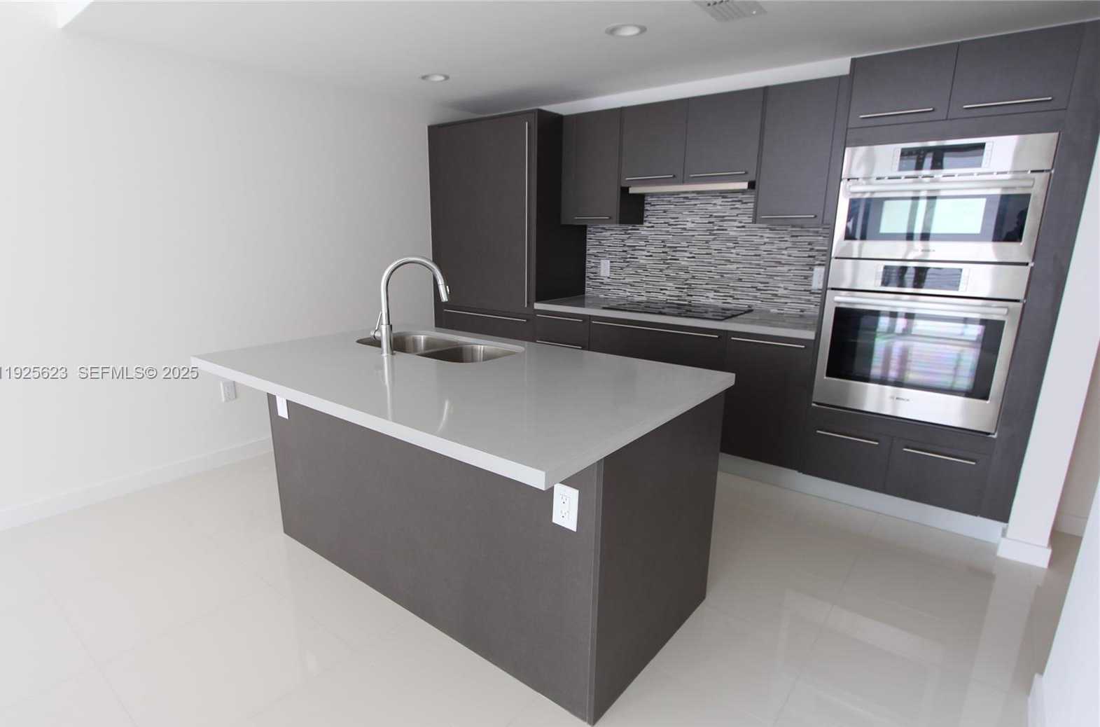 Imagen de Pequeño Objeto