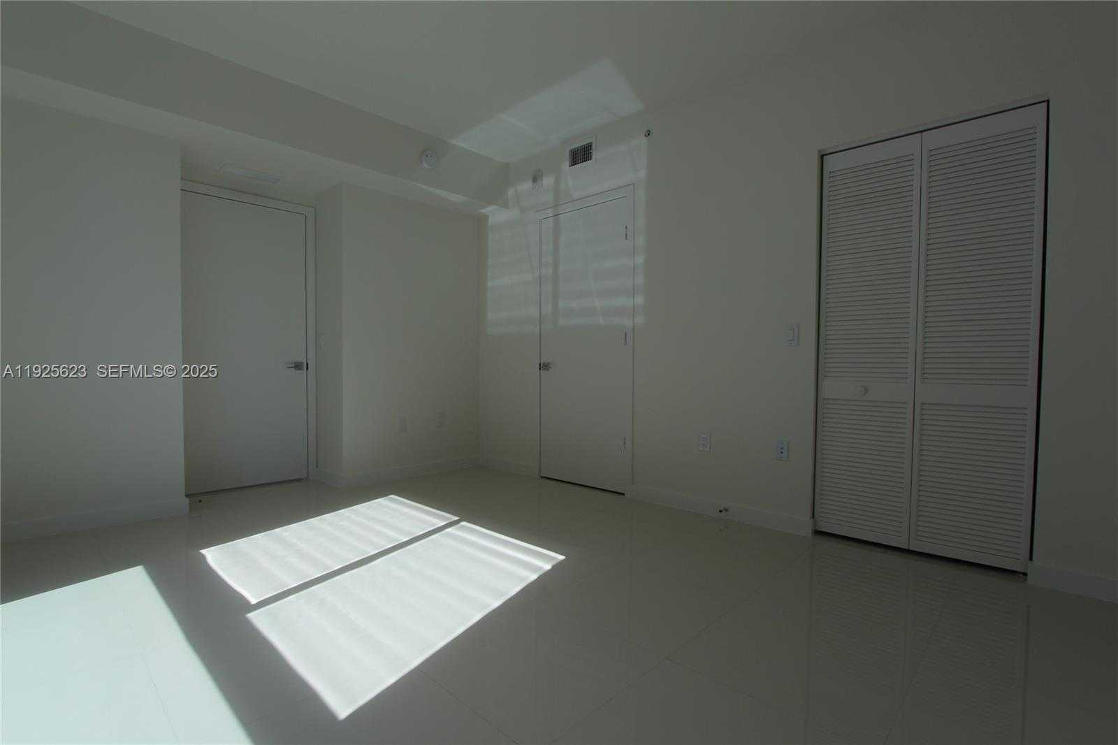 Imagen de Pequeño Objeto