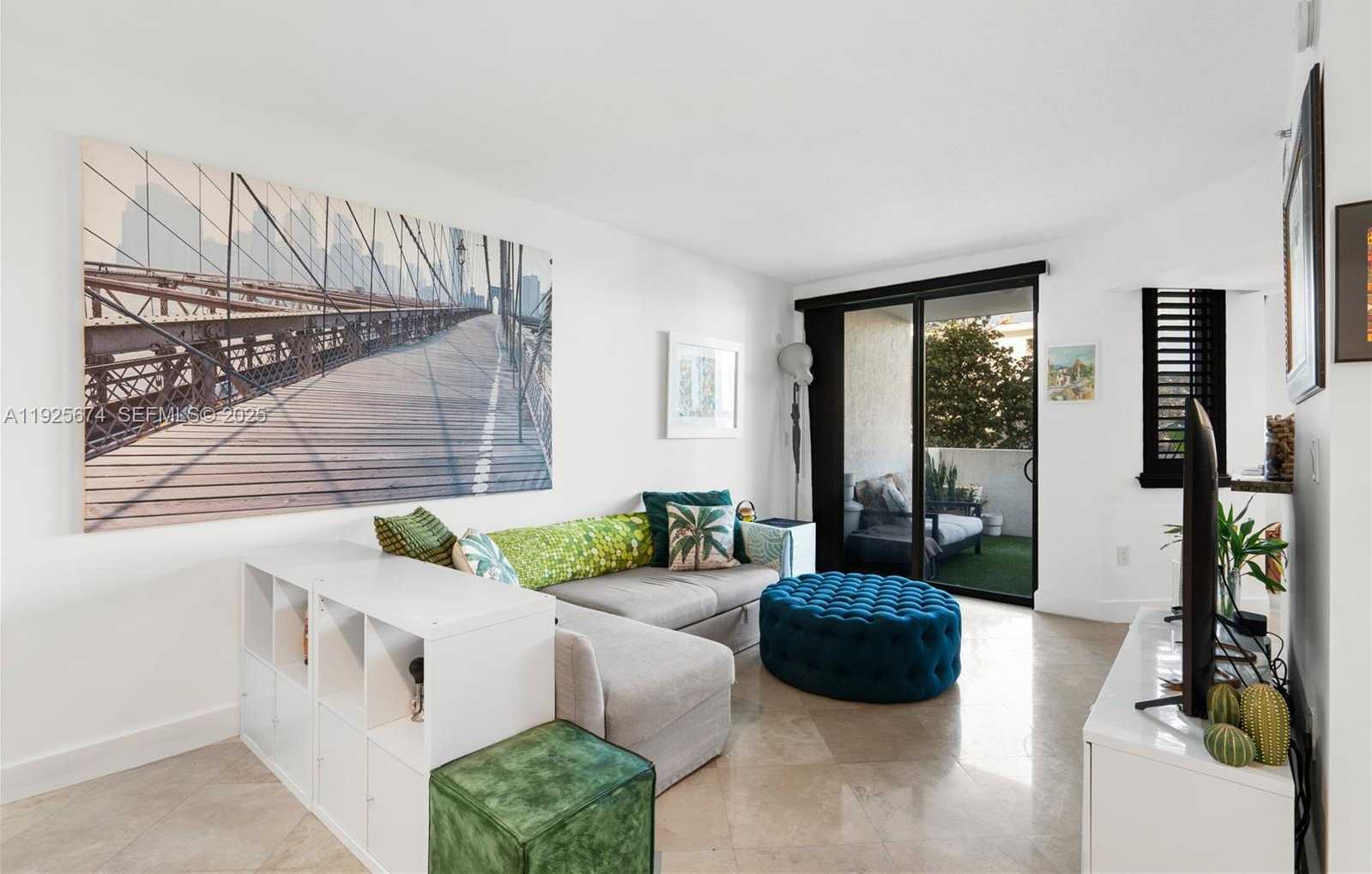 Small Image of 110 WASHINGTON AVE #2309, Miami Beach Number 3