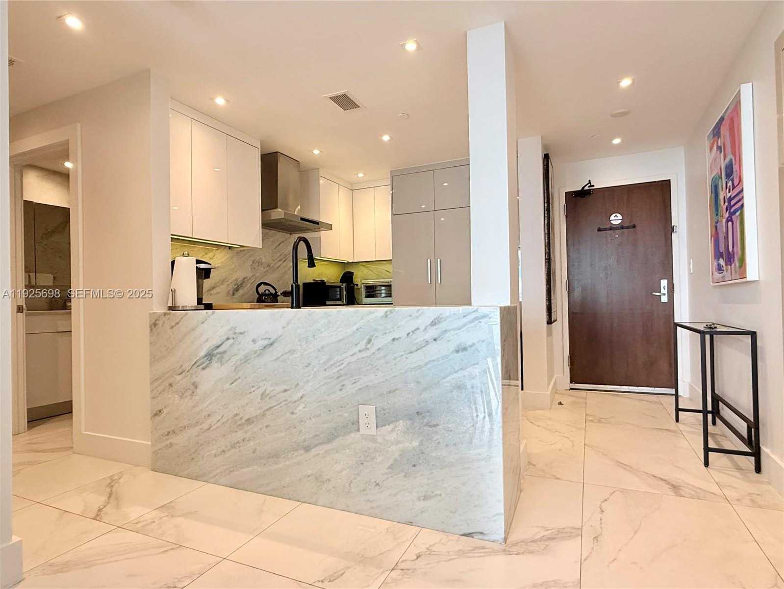 Small Image of 225 COLLINS AVE #6J, Miami Beach Number 15