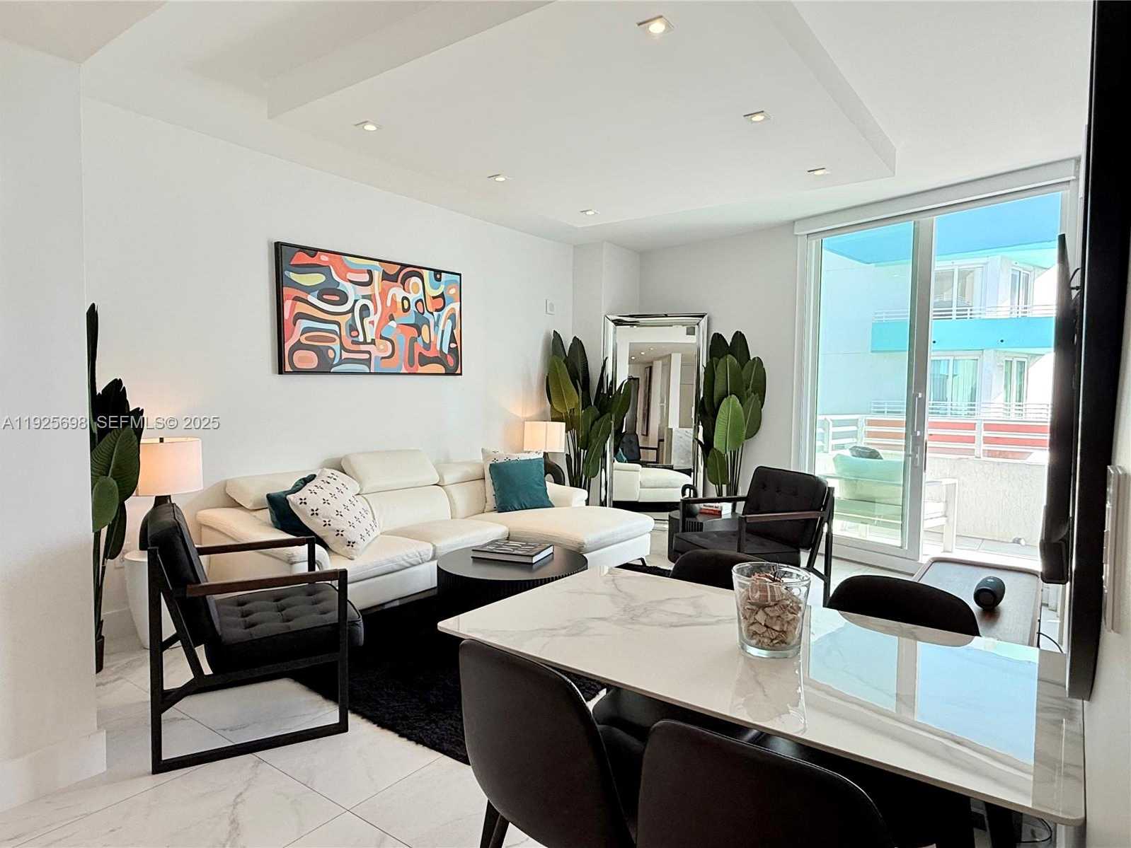 Small Image of 225 COLLINS AVE #6J, Miami Beach Number 17