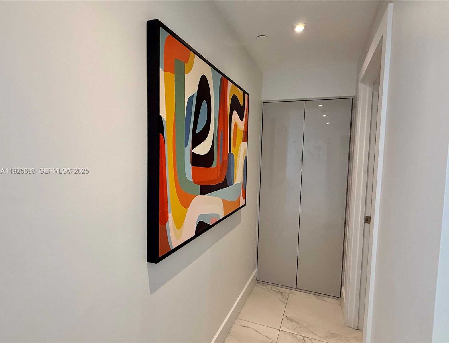 Small Image of 225 COLLINS AVE #6J, Miami Beach Number 26