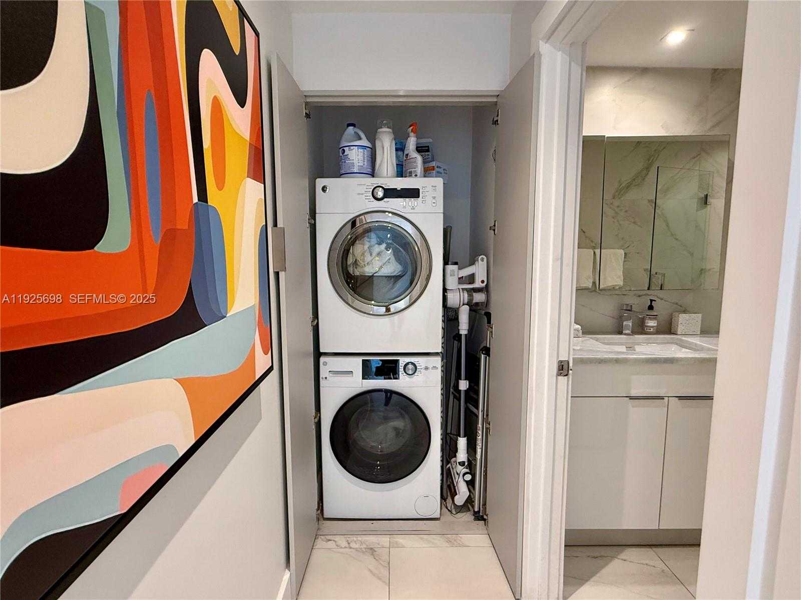 Small Image of 225 COLLINS AVE #6J, Miami Beach Number 27