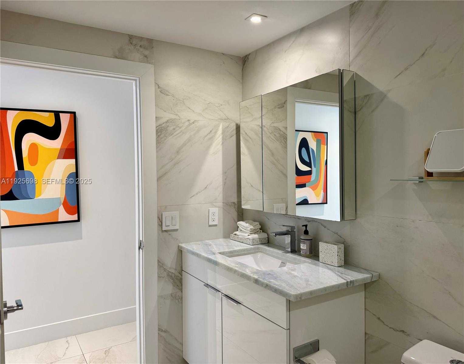 Small Image of 225 COLLINS AVE #6J, Miami Beach Number 29