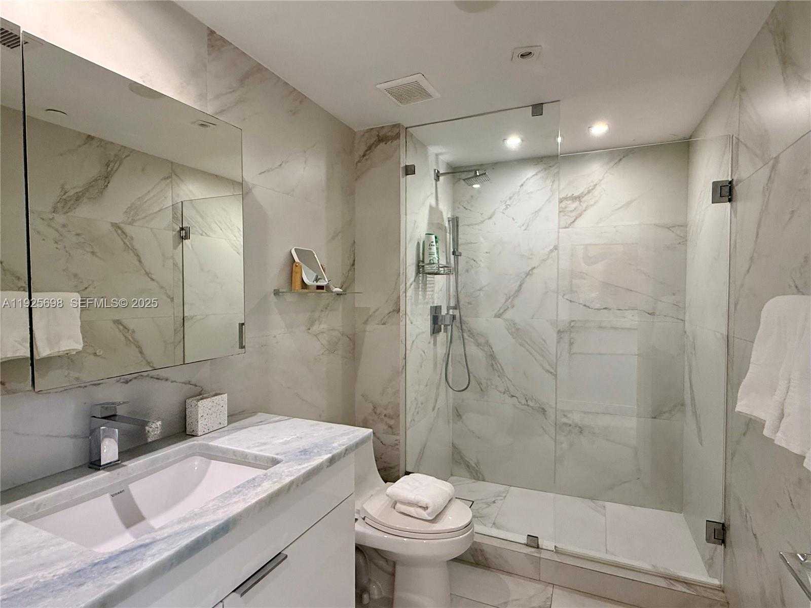 Small Image of 225 COLLINS AVE #6J, Miami Beach Number 30