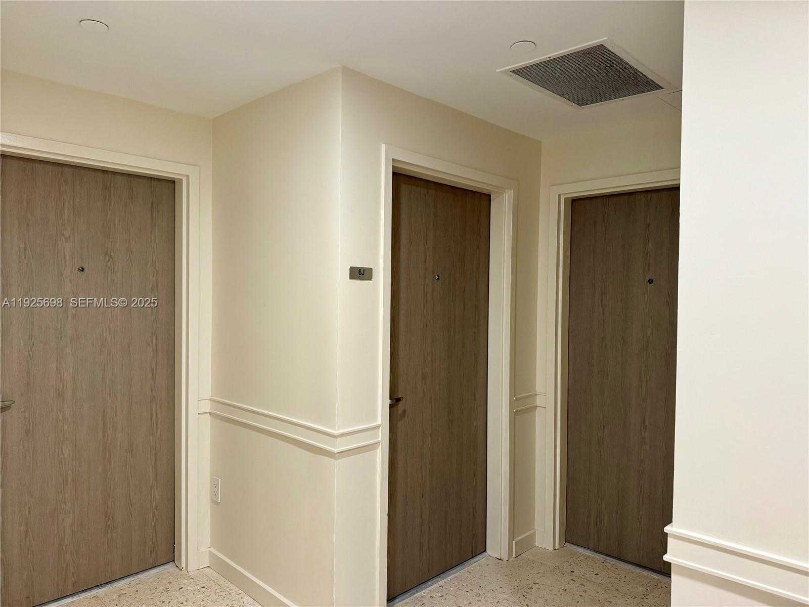 Small Image of 225 COLLINS AVE #6J, Miami Beach Number 43