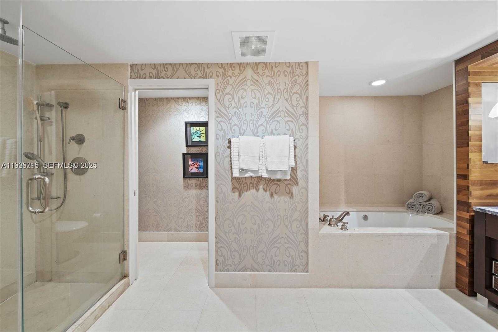 Small Image of 6899 COLLINS AVE #1801, Miami Beach Number 21
