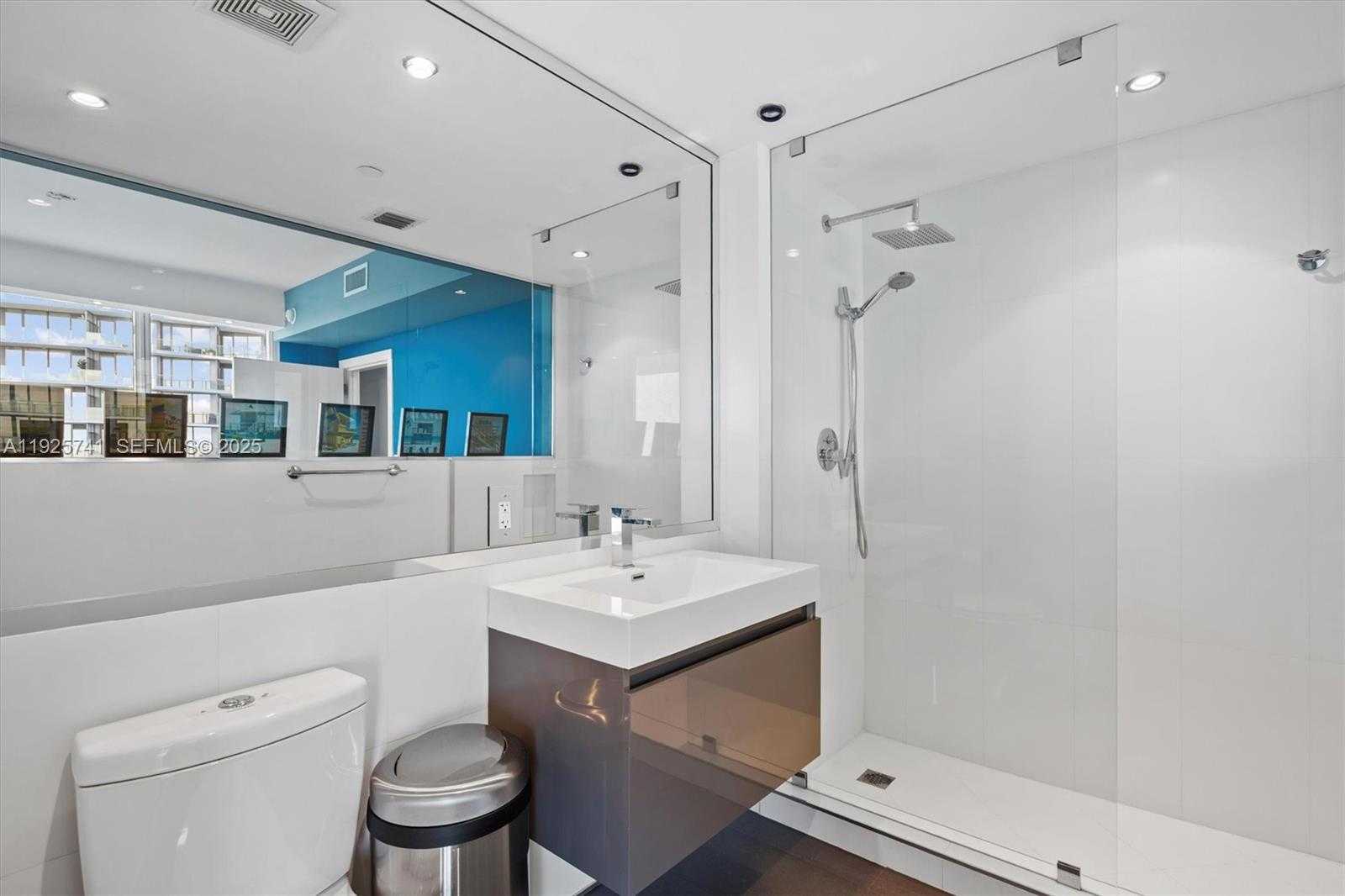 Small Image of 520 WEST AVE #1701, Miami Beach Number 14