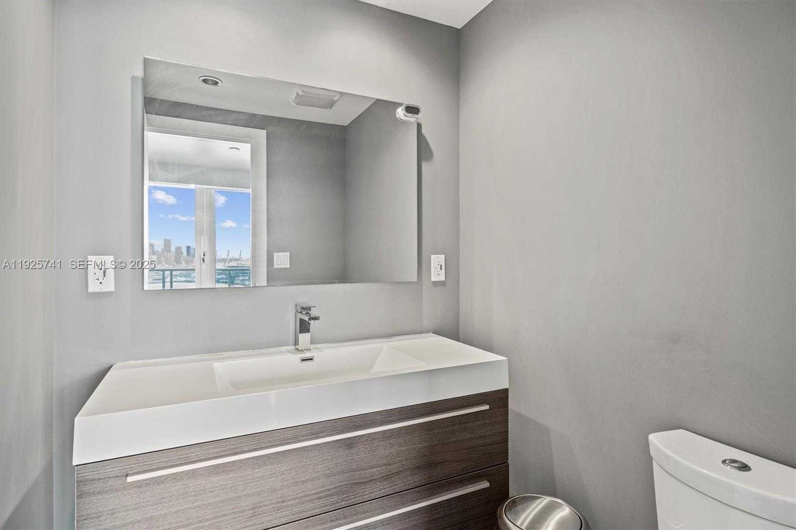 Small Image of 520 WEST AVE #1701, Miami Beach Number 18