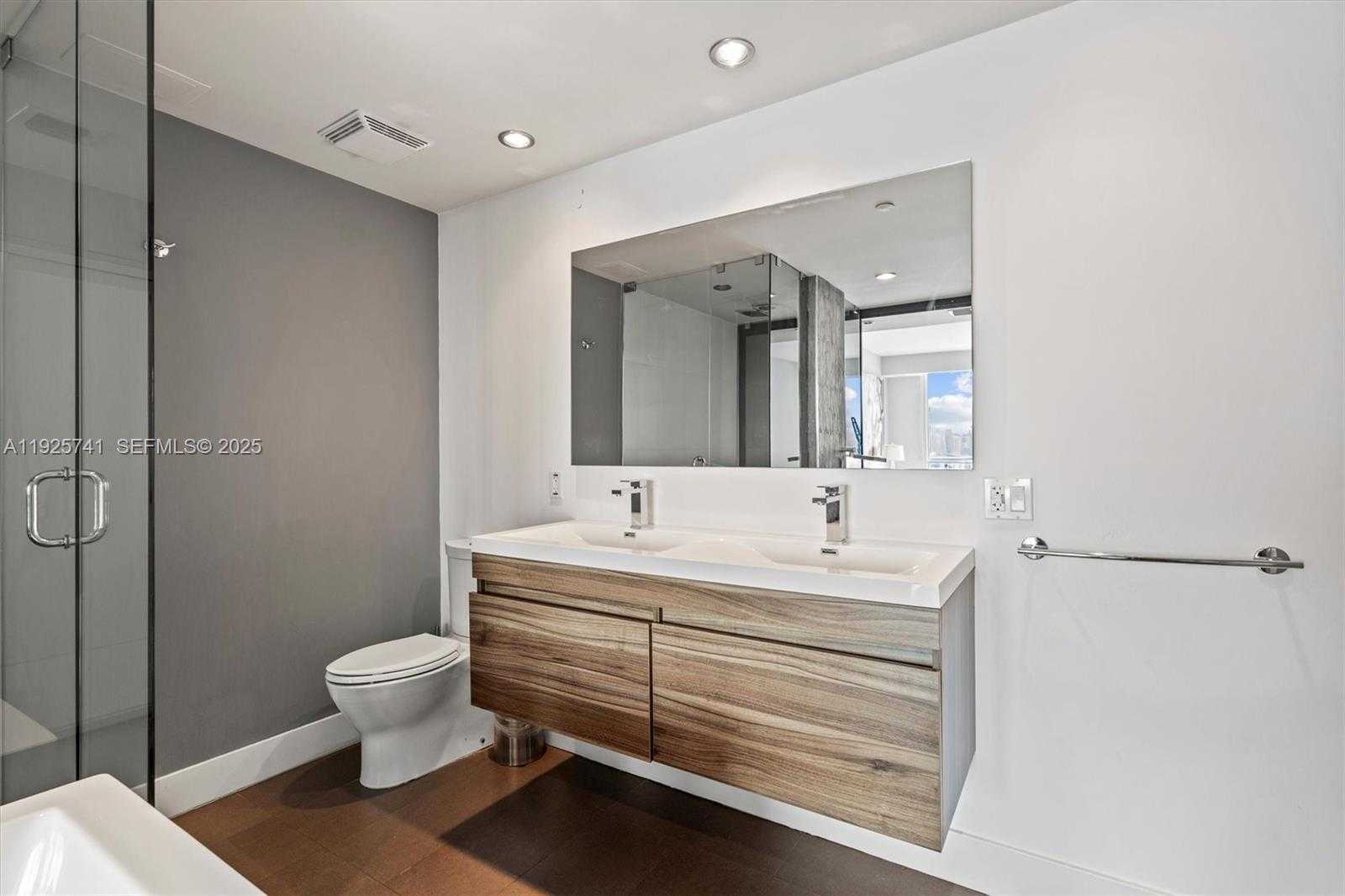 Small Image of 520 WEST AVE #1701, Miami Beach Number 24