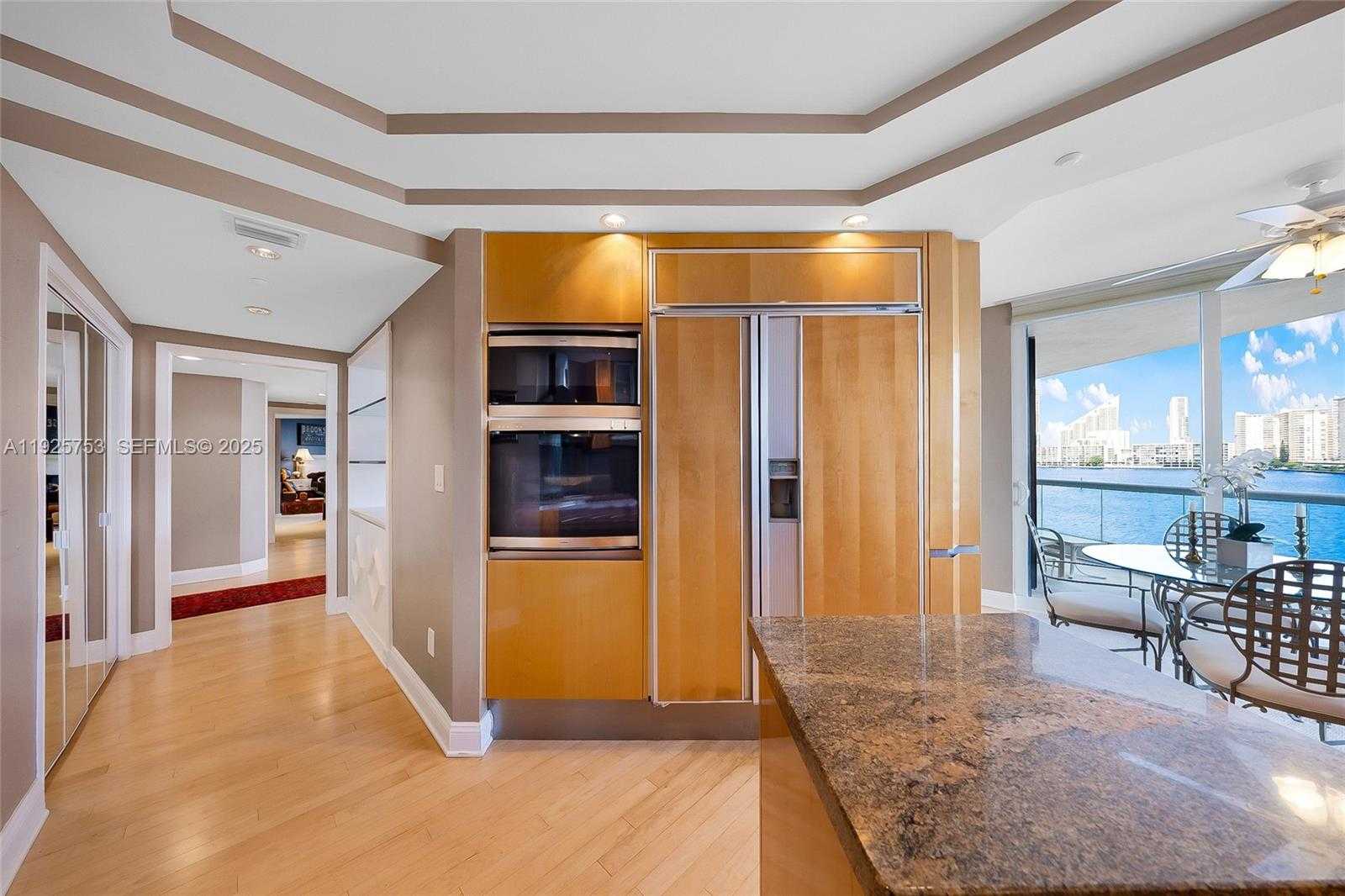 Small Image of 2600 ISLAND BLVD #301, Aventura Number 12