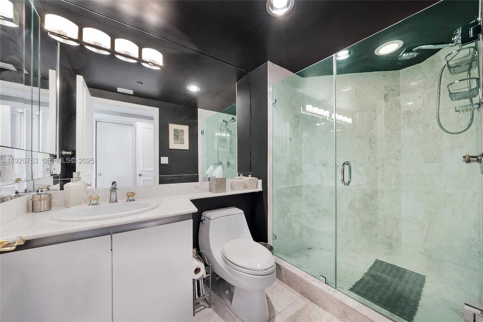 Small Image of 2600 ISLAND BLVD #301, Aventura Number 19