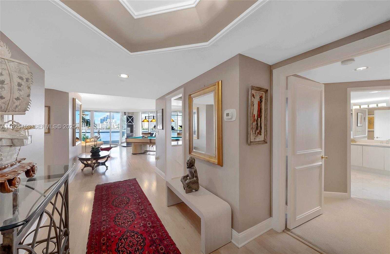 Small Image of 2600 ISLAND BLVD #301, Aventura Number 3