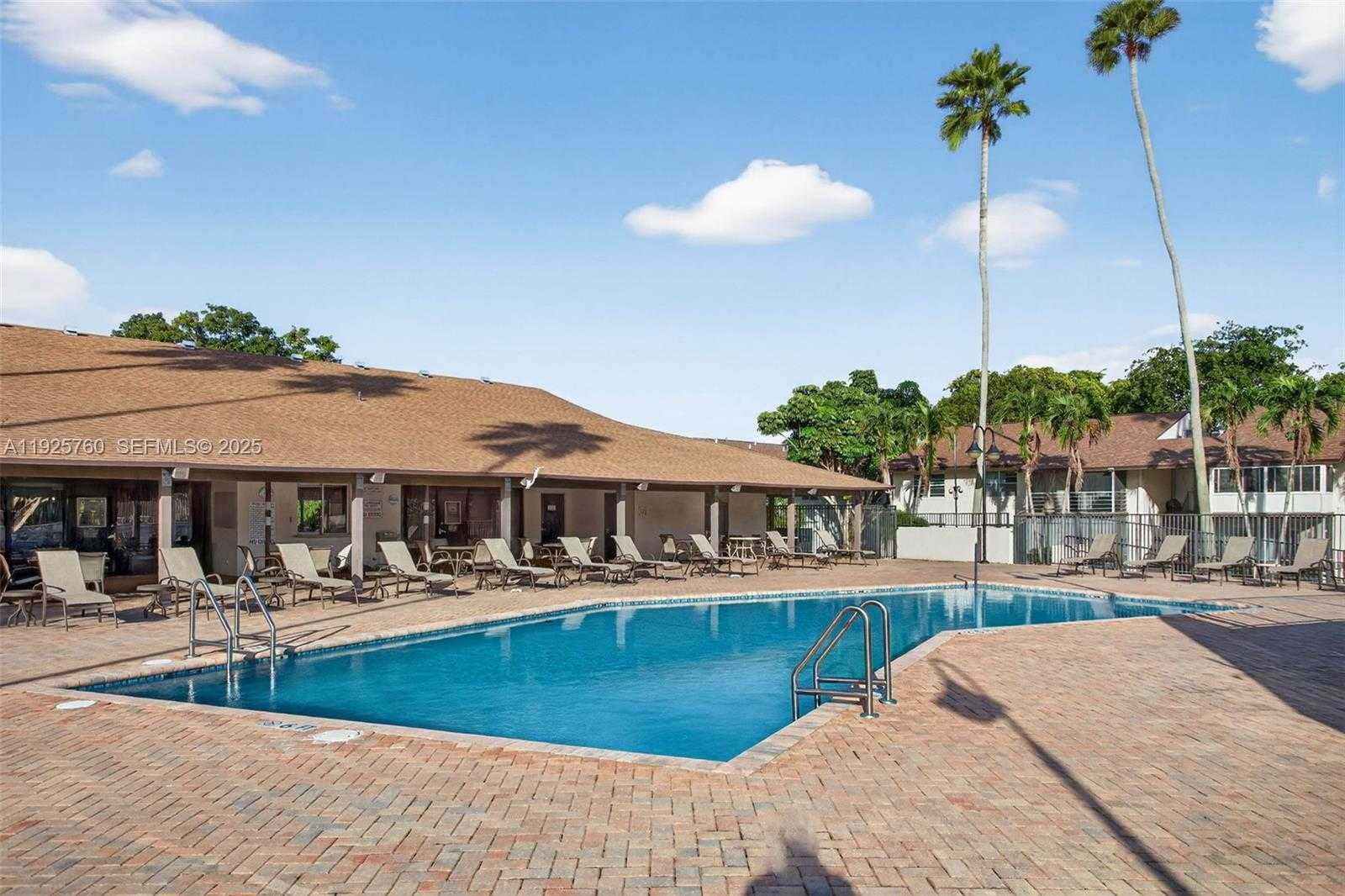 Small Image of 370 EAST LAUREL DR #6E, Margate Number 16