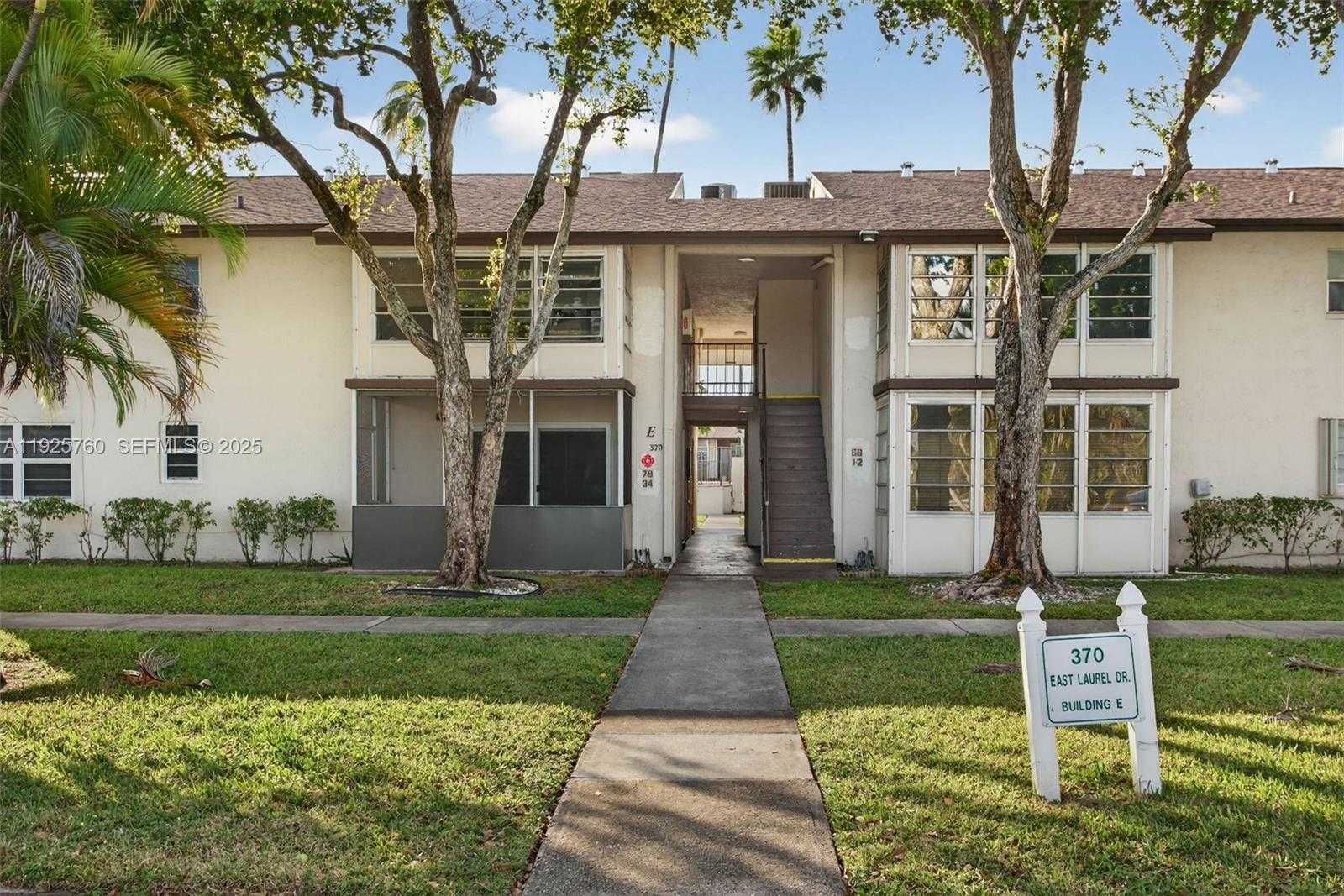 Small Image of 370 EAST LAUREL DR #6E, Margate Number 4