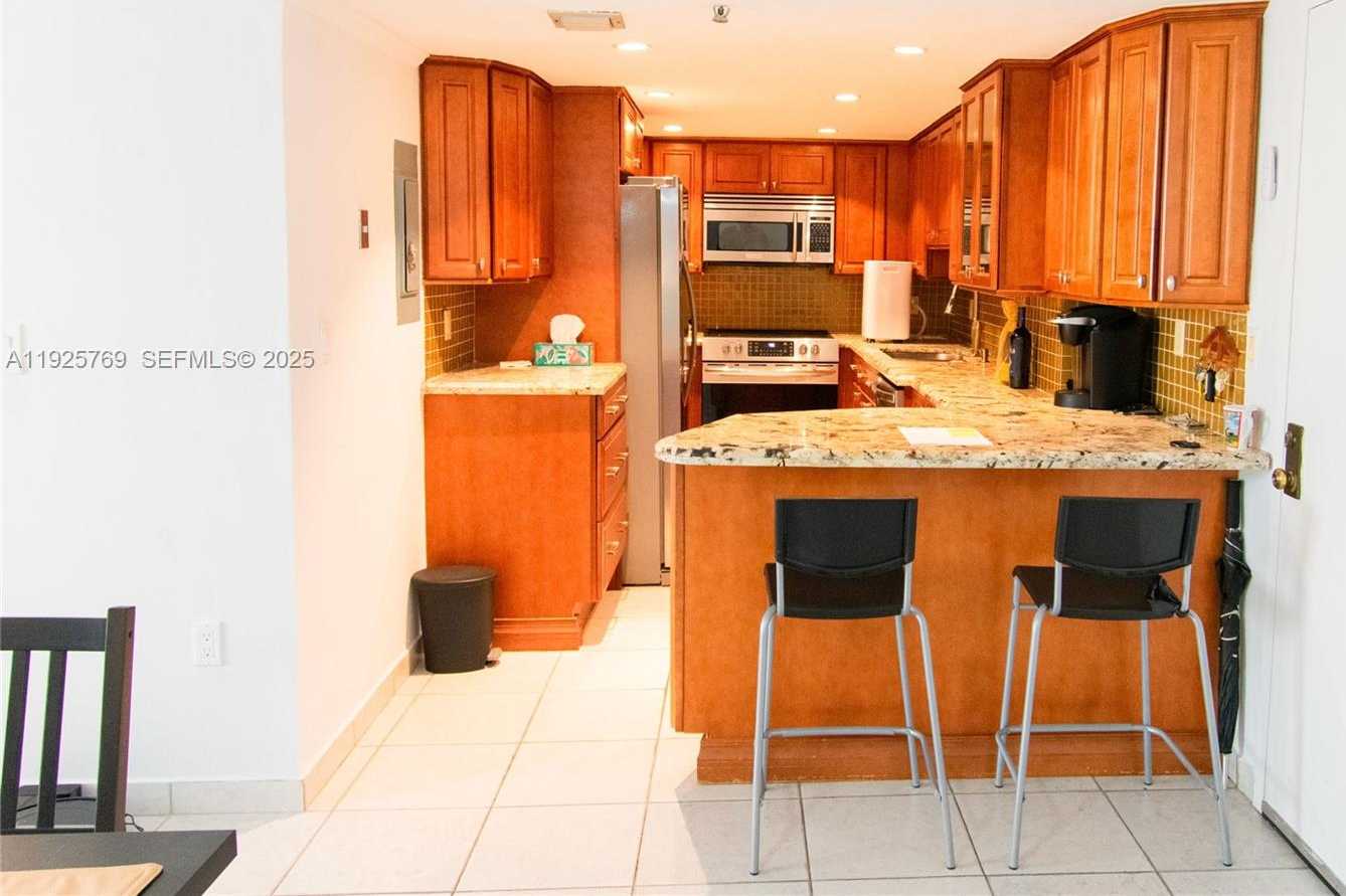 Small Image of 1621 COLLINS AVE #906, Miami Beach Number 10