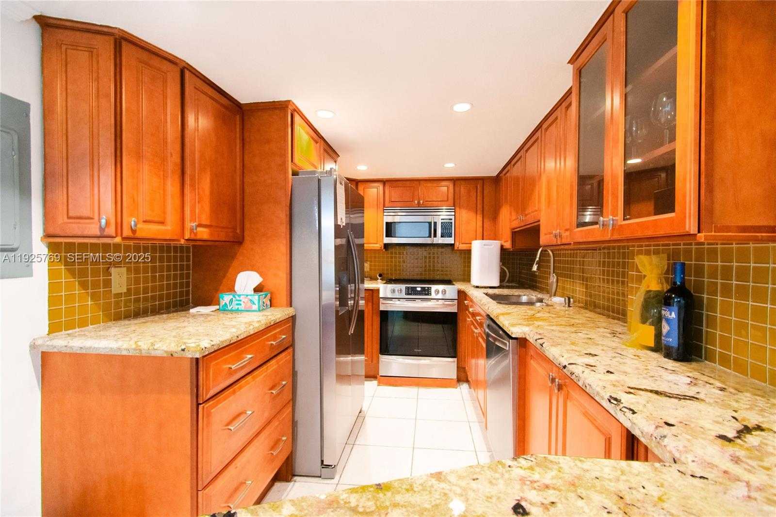 Small Image of 1621 COLLINS AVE #906, Miami Beach Number 6