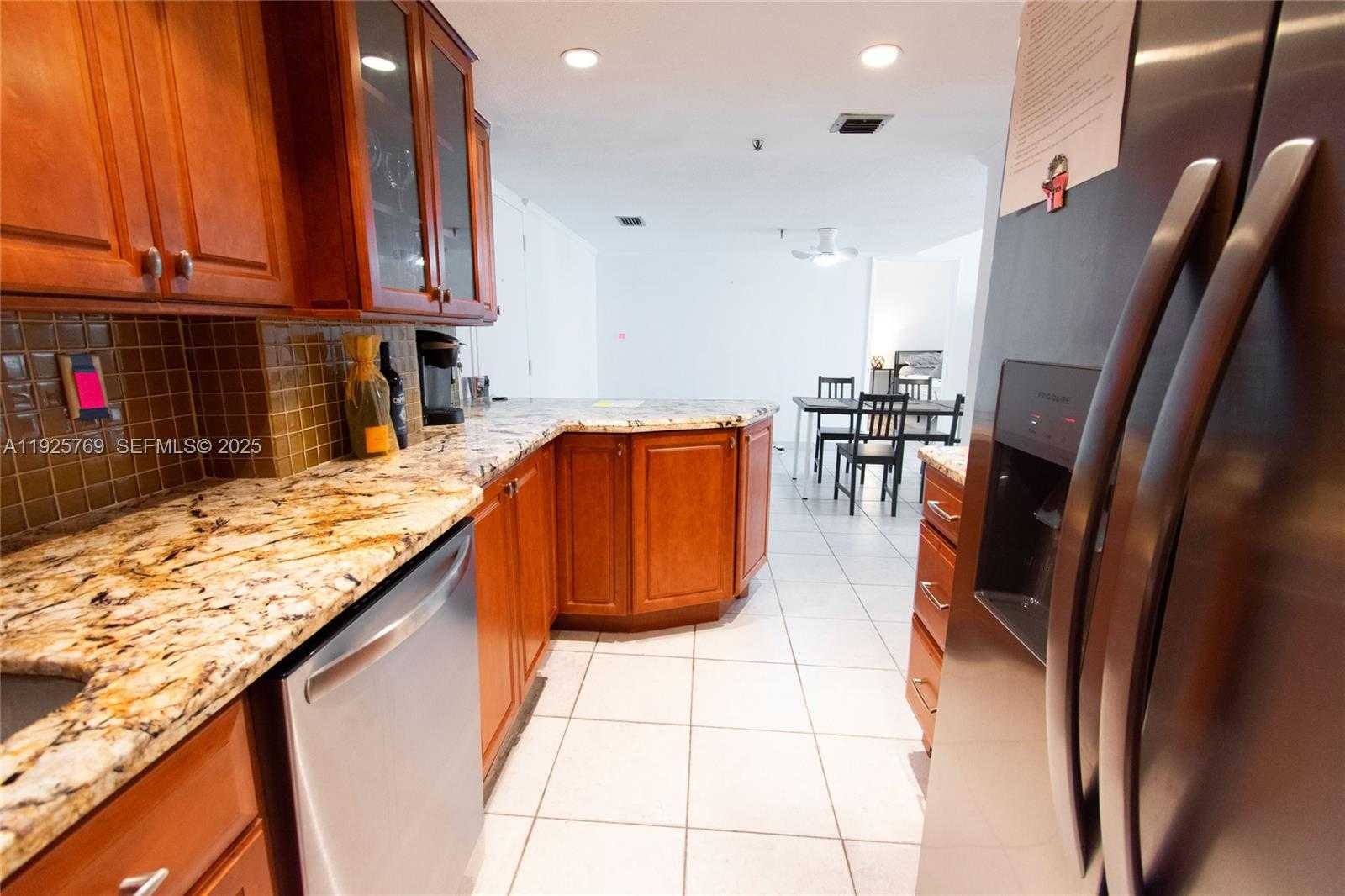 Small Image of 1621 COLLINS AVE #906, Miami Beach Number 8