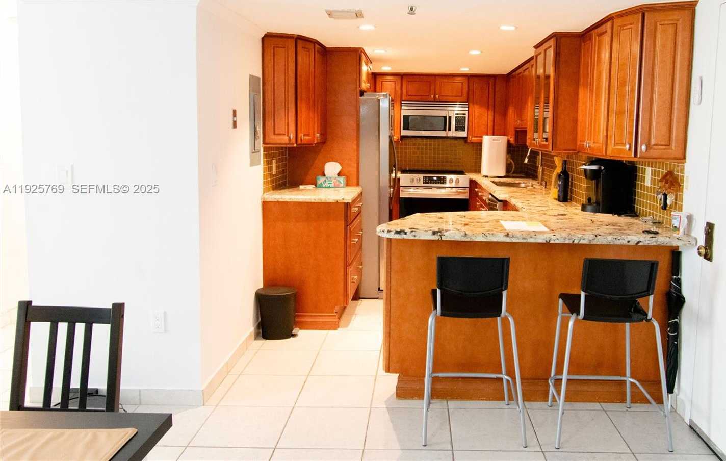 Small Image of 1621 COLLINS AVE #906, Miami Beach Number 9