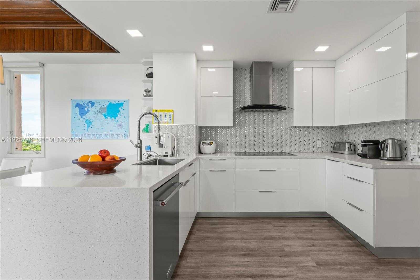 Small Image of 7777 FISHER ISLAND DR #7777, Miami Beach Number 10