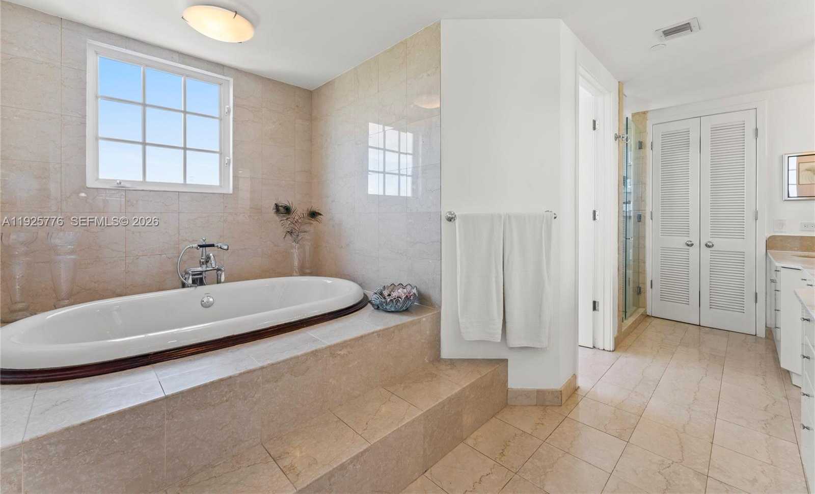 Small Image of 7777 FISHER ISLAND DR #7777, Miami Beach Number 36