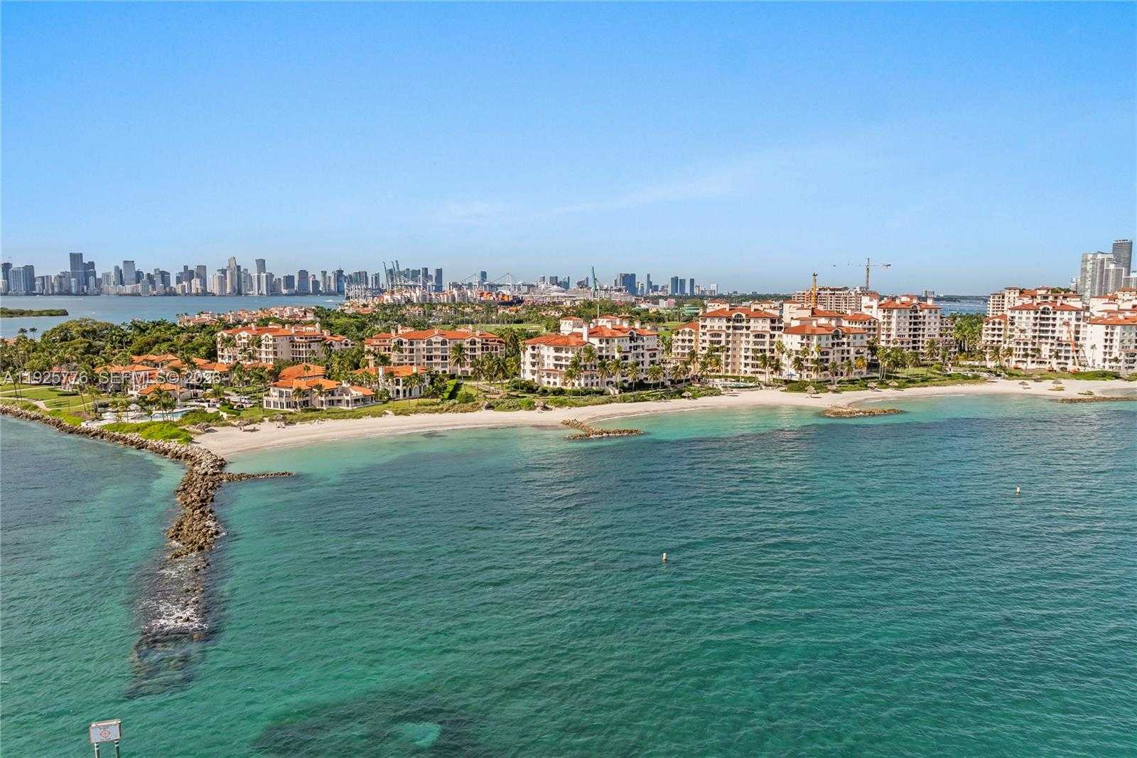 Small Image of 7777 FISHER ISLAND DR #7777, Miami Beach Number 51