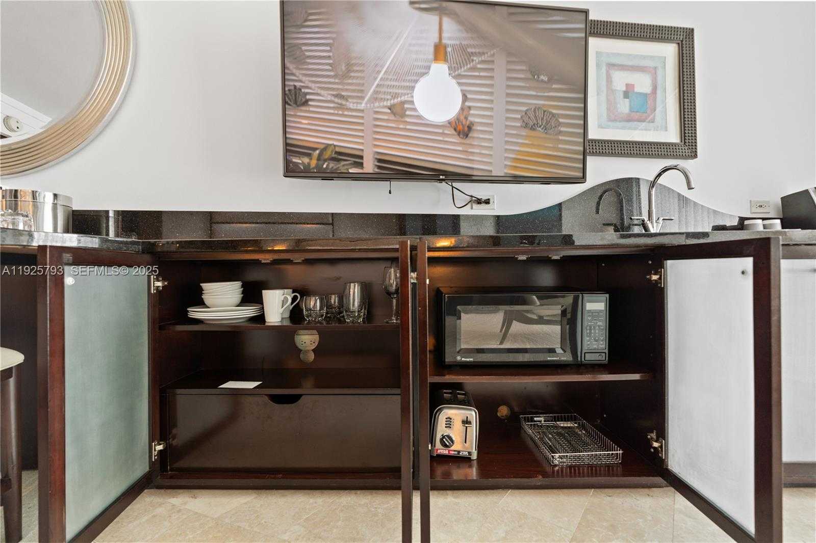 Small Image of 4391 COLLINS AVE #1814, Miami Beach Number 12