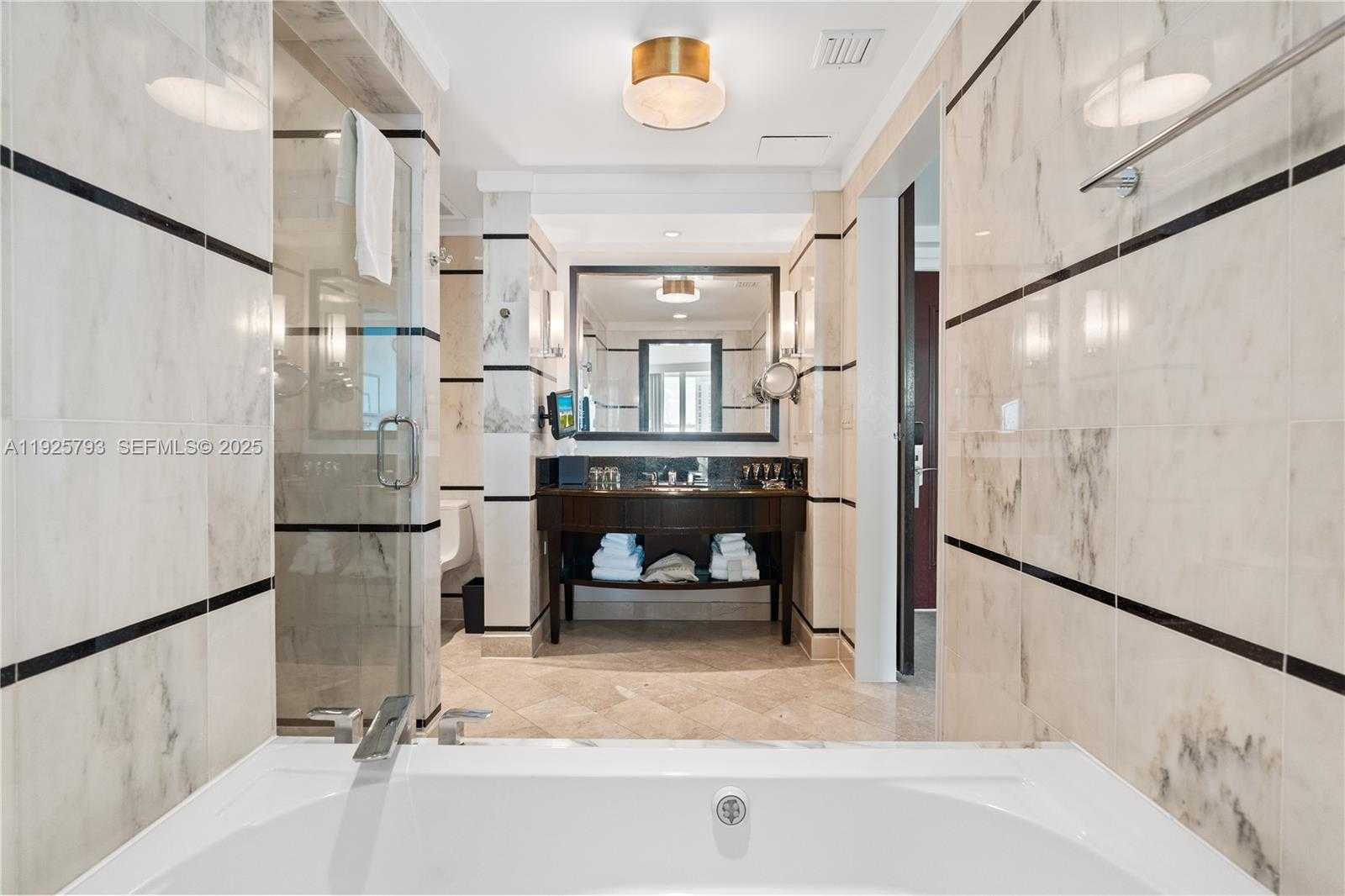 Small Image of 4391 COLLINS AVE #1814, Miami Beach Number 18