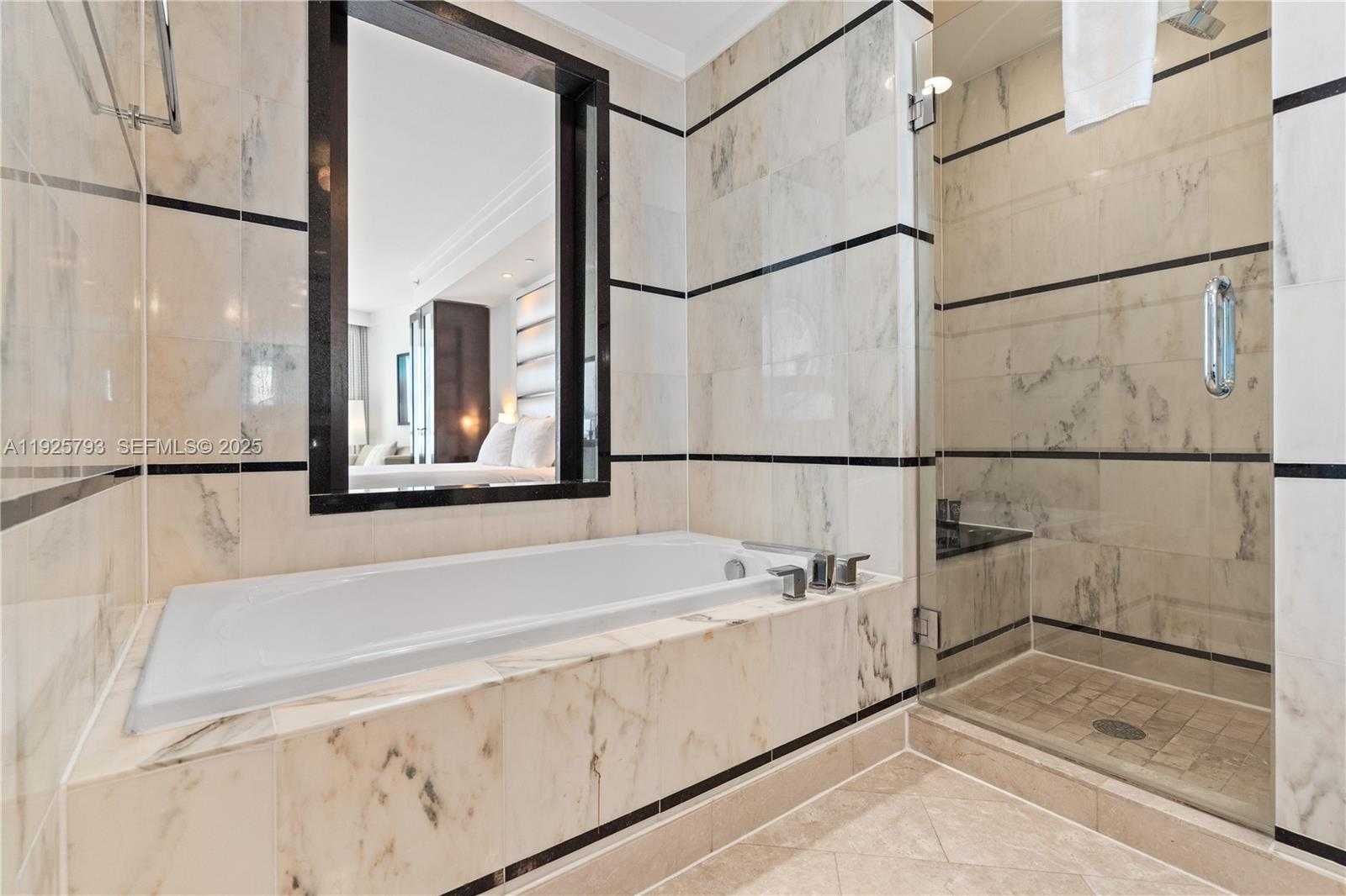 Small Image of 4391 COLLINS AVE #1814, Miami Beach Number 20