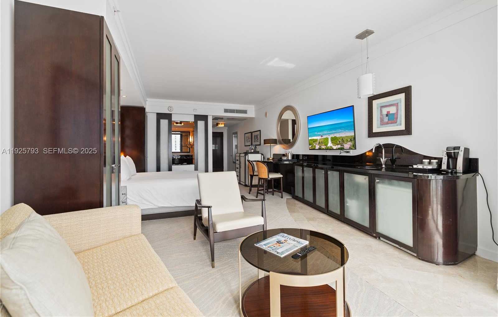 Small Image of 4391 COLLINS AVE #1814, Miami Beach Number 9