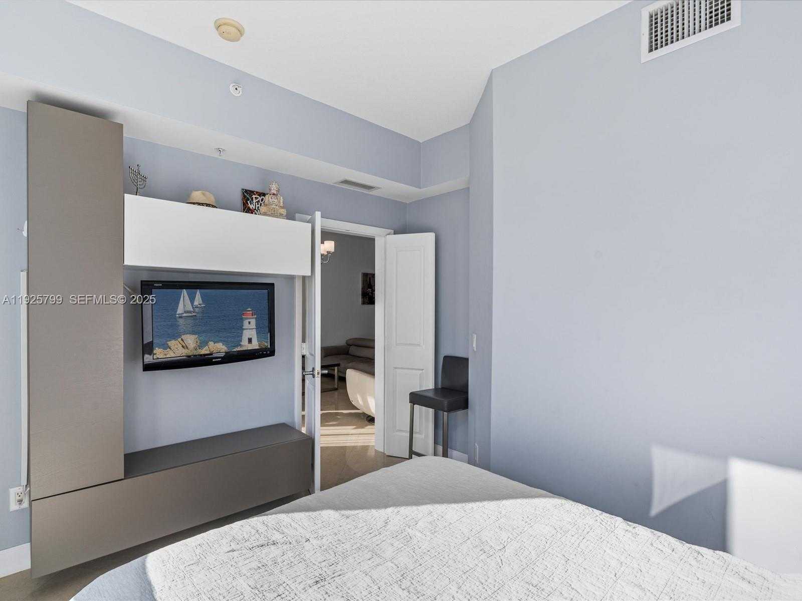 Small Image of 1945 SOUTH OCEAN DR #404, Hallandale Beach Number 15