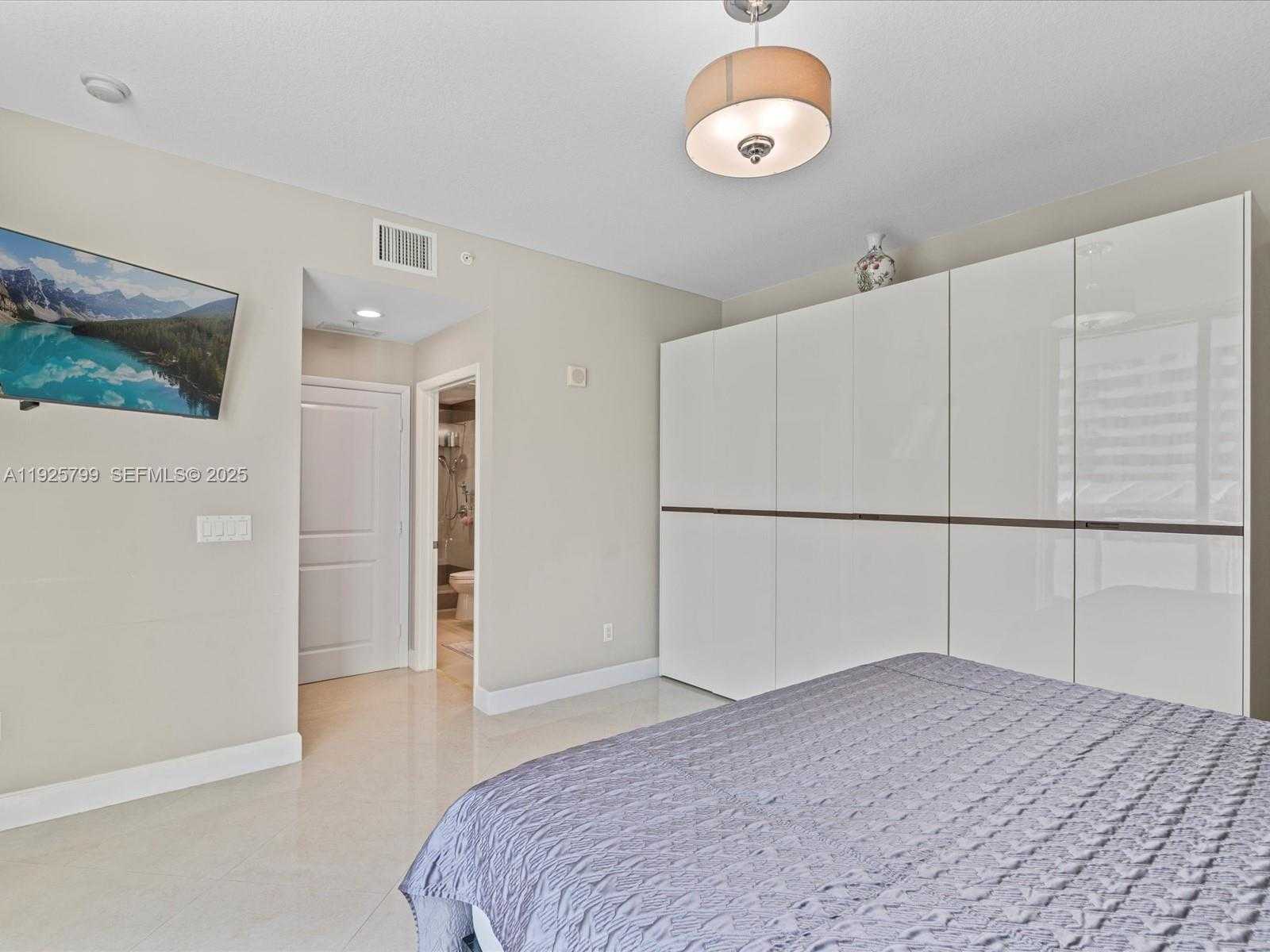 Small Image of 1945 SOUTH OCEAN DR #404, Hallandale Beach Number 19