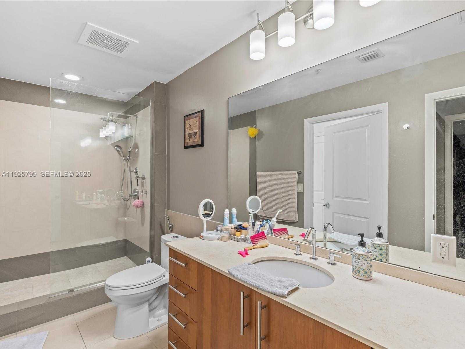 Small Image of 1945 SOUTH OCEAN DR #404, Hallandale Beach Number 22