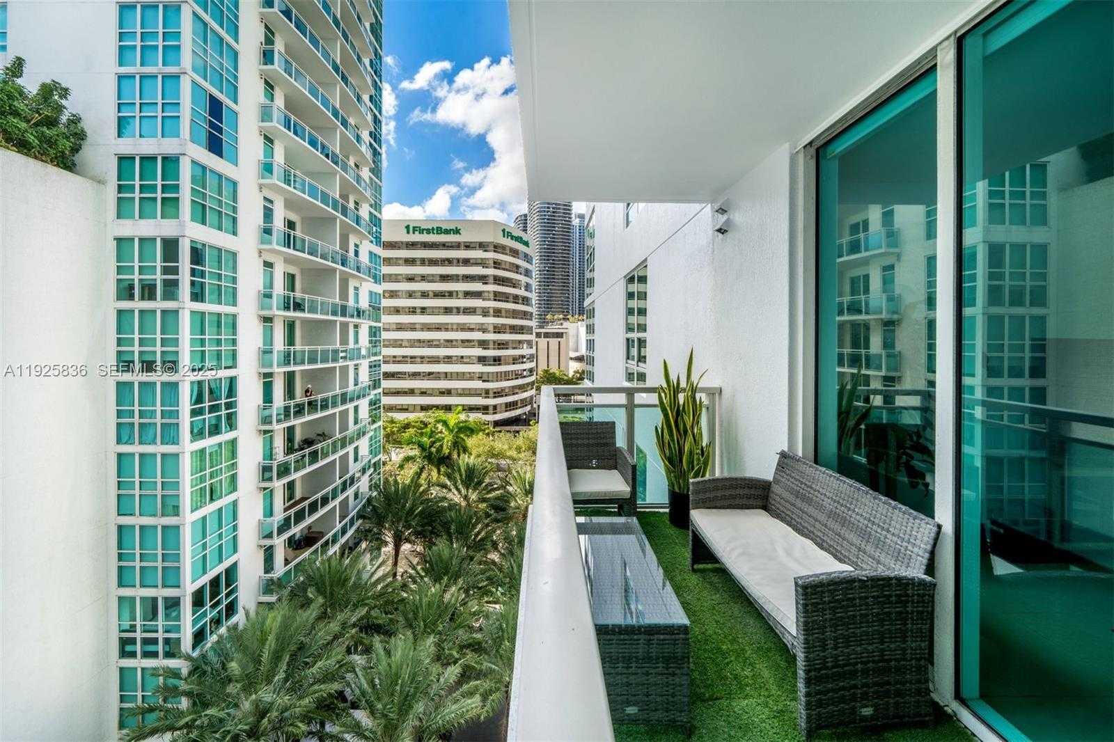 Small Image of 950 BRICKELL BAY DR #803, Miami Number 1