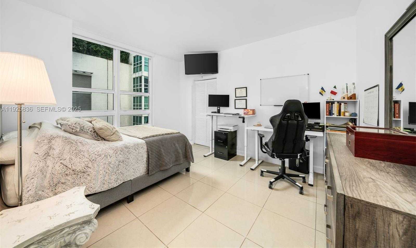Small Image of 950 BRICKELL BAY DR #803, Miami Number 10