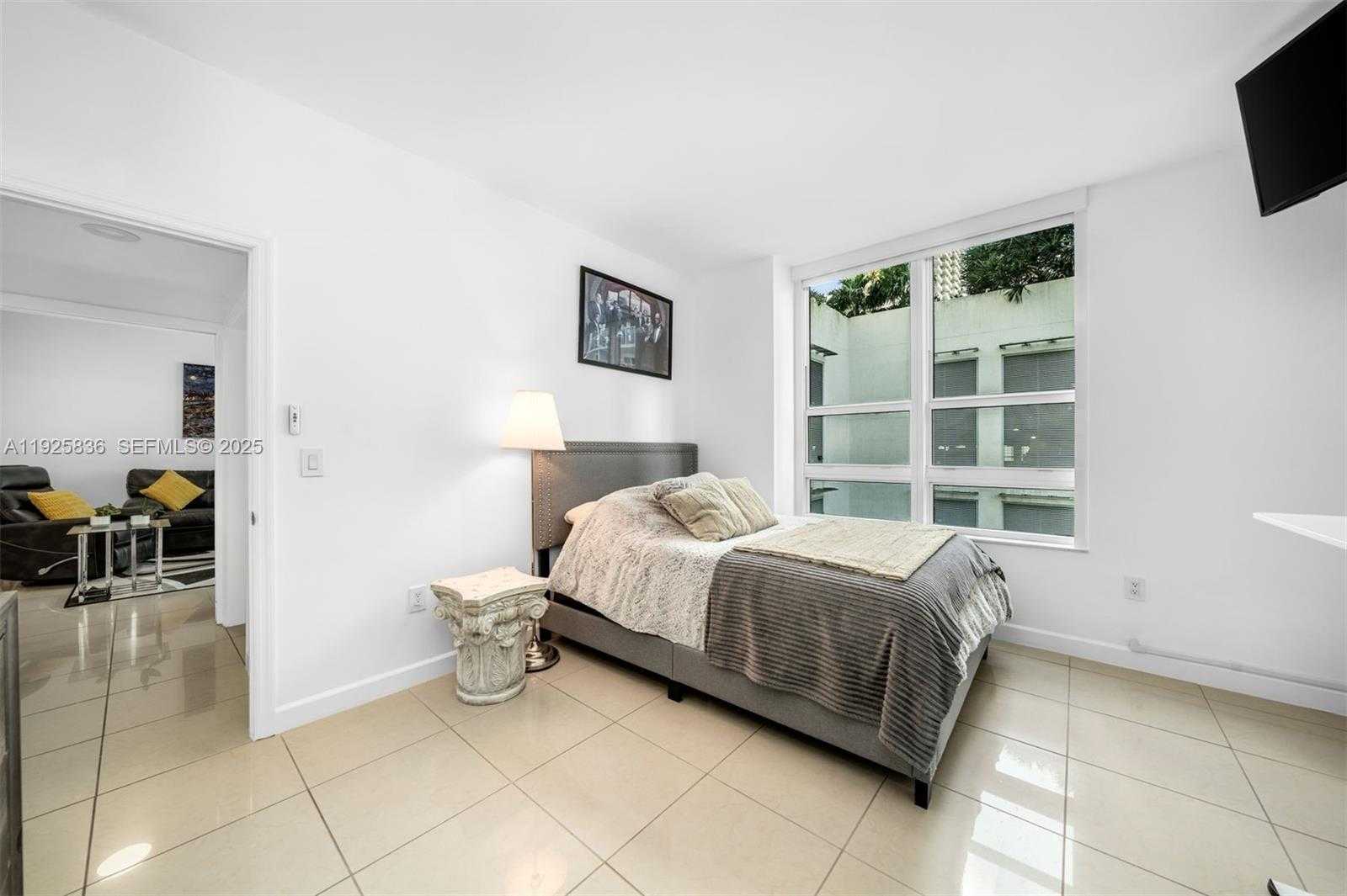 Small Image of 950 BRICKELL BAY DR #803, Miami Number 12