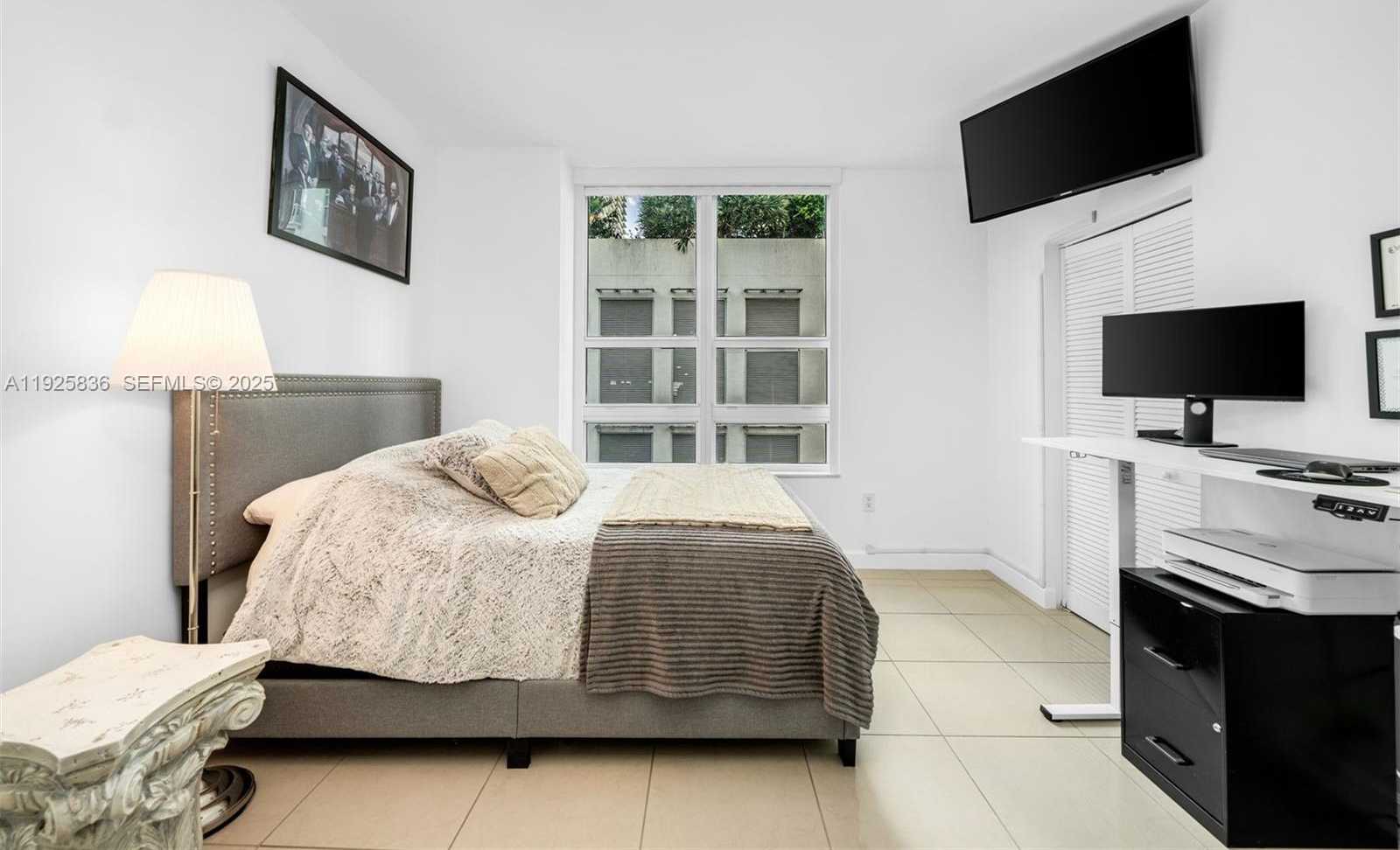 Small Image of 950 BRICKELL BAY DR #803, Miami Number 14