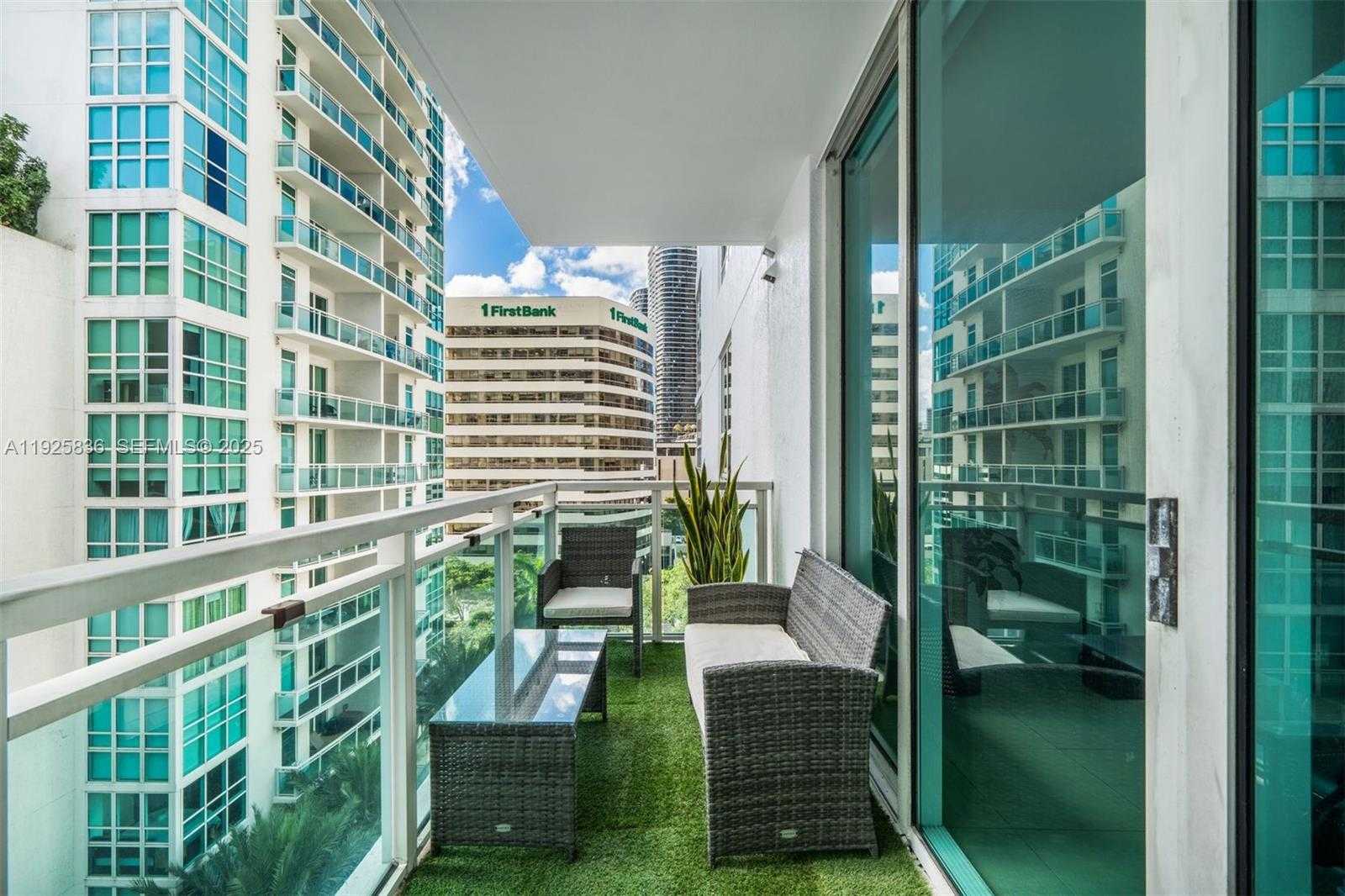 Small Image of 950 BRICKELL BAY DR #803, Miami Number 17