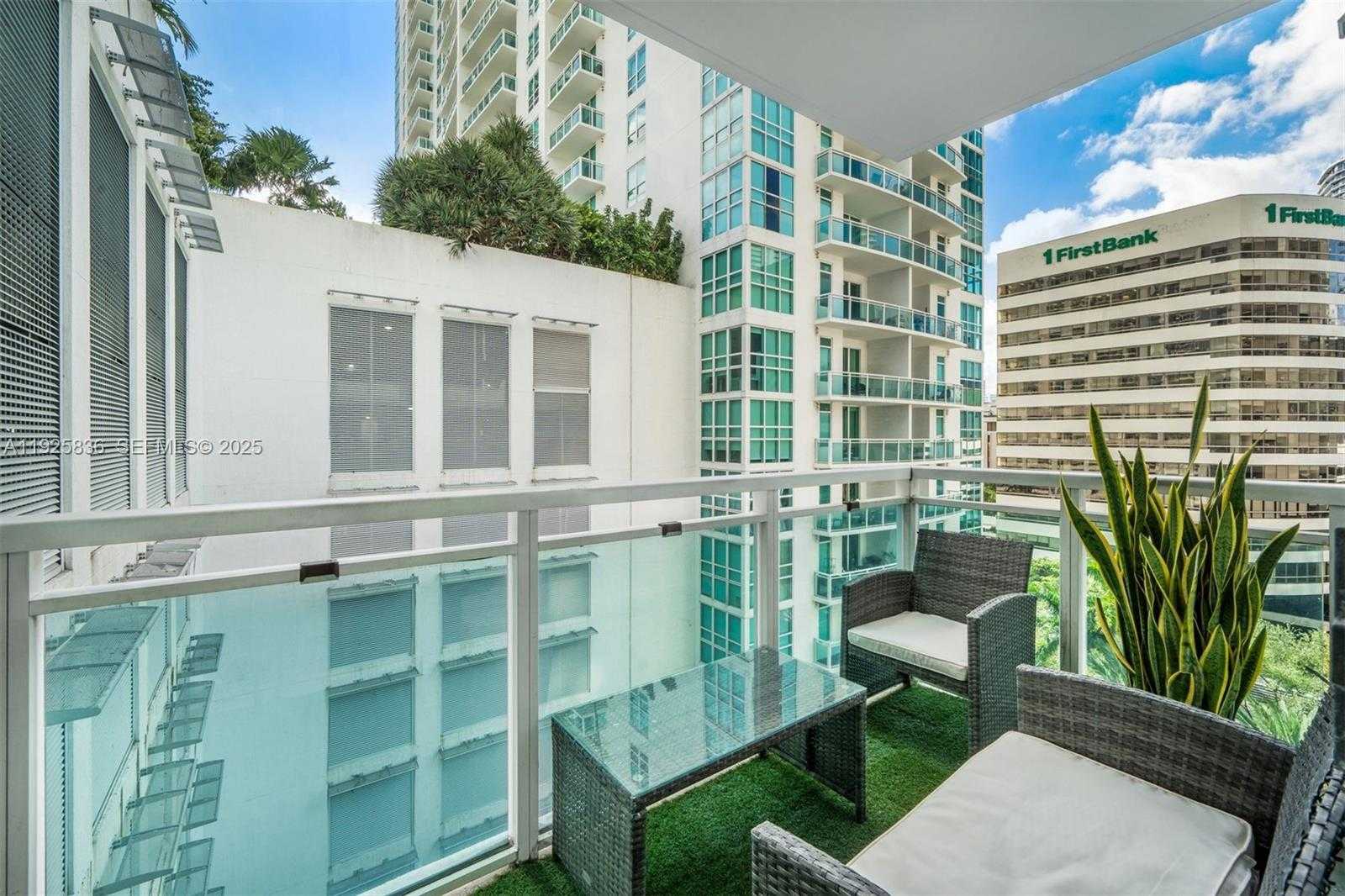 Small Image of 950 BRICKELL BAY DR #803, Miami Number 19