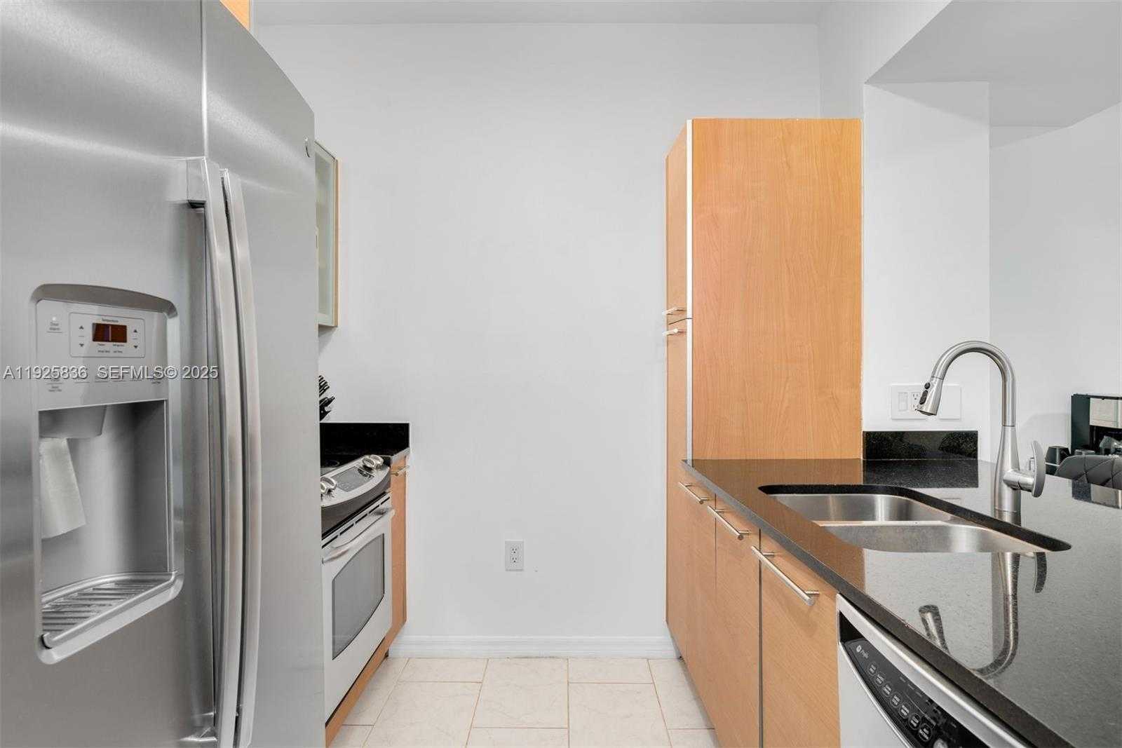 Small Image of 950 BRICKELL BAY DR #803, Miami Number 6