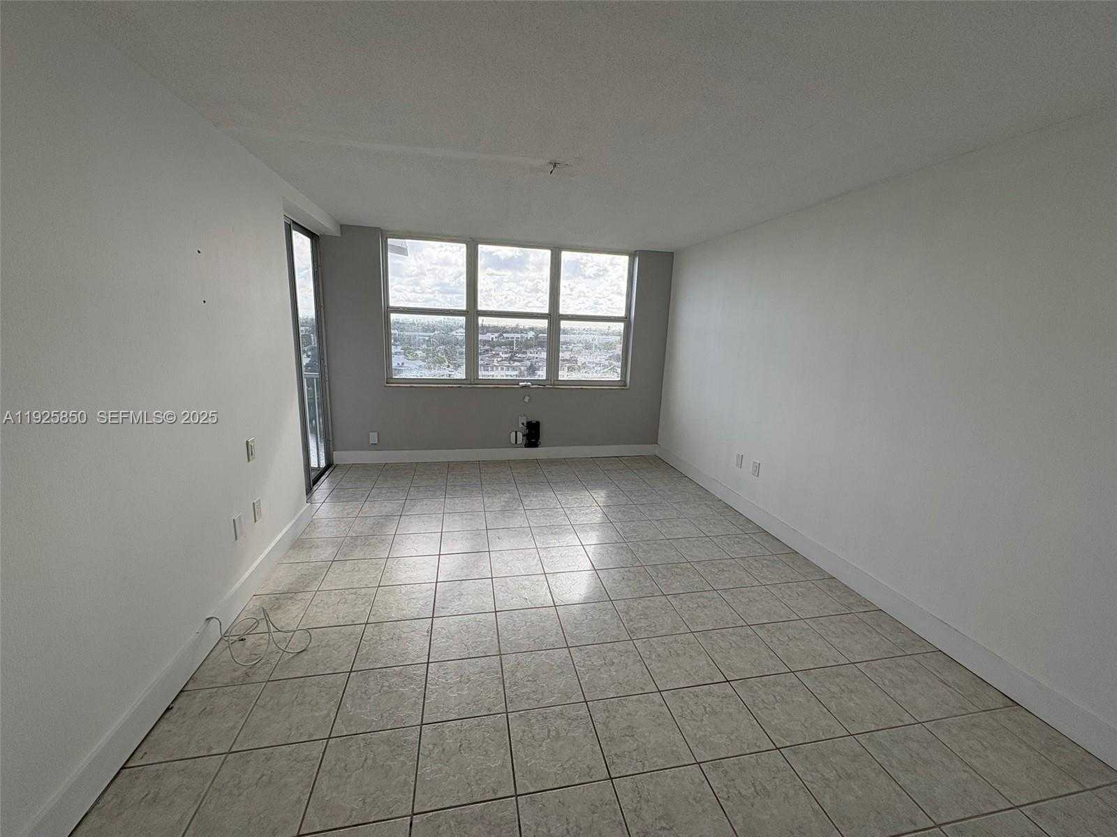 Small Image of 1750 NE 191st St, Miami, FL 33179, USA Number 20