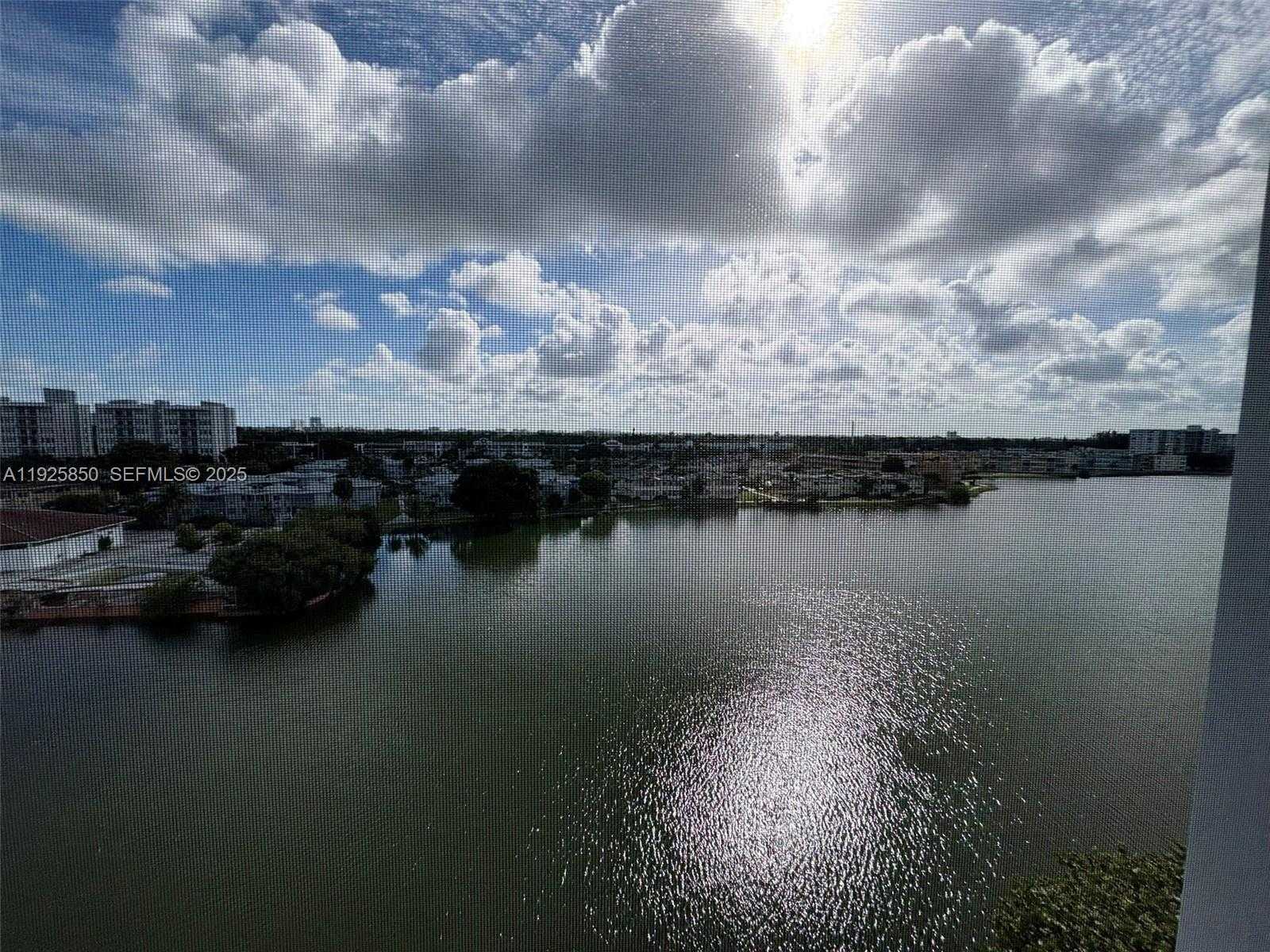 Small Image of 1750 NE 191st St, Miami, FL 33179, USA Number 4