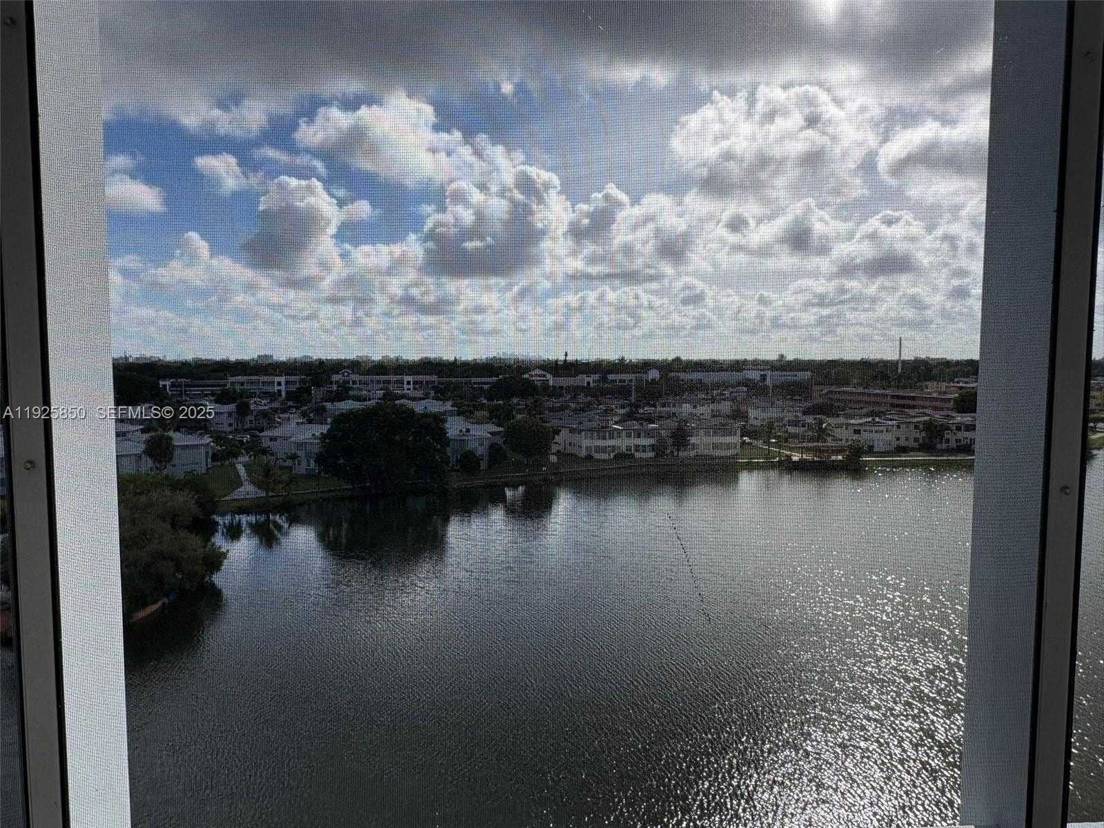 Small Image of 1750 NE 191st St, Miami, FL 33179, USA Number 5